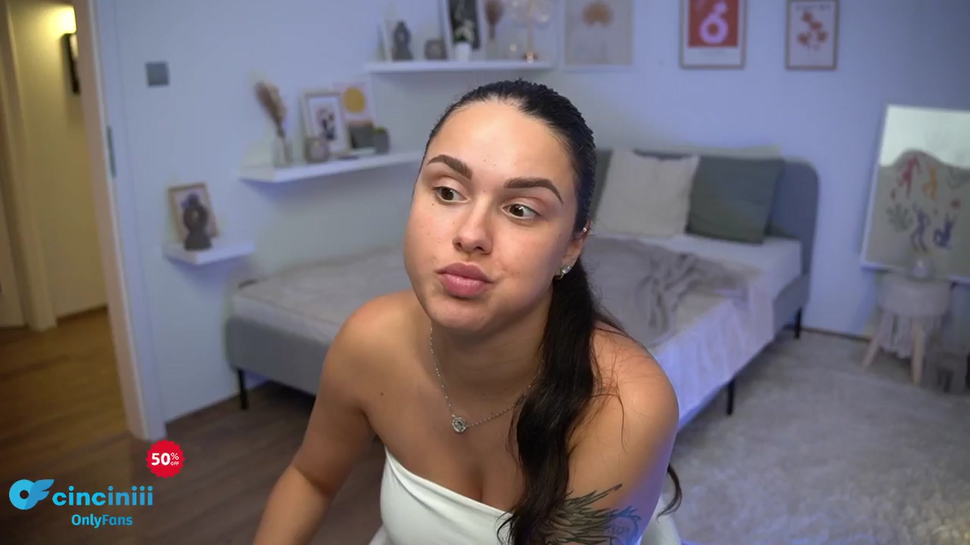 Gallery image thumbnail from cinnabellee's myfreecams stream on, 09/05/2024, 21:20 image 19 of 20