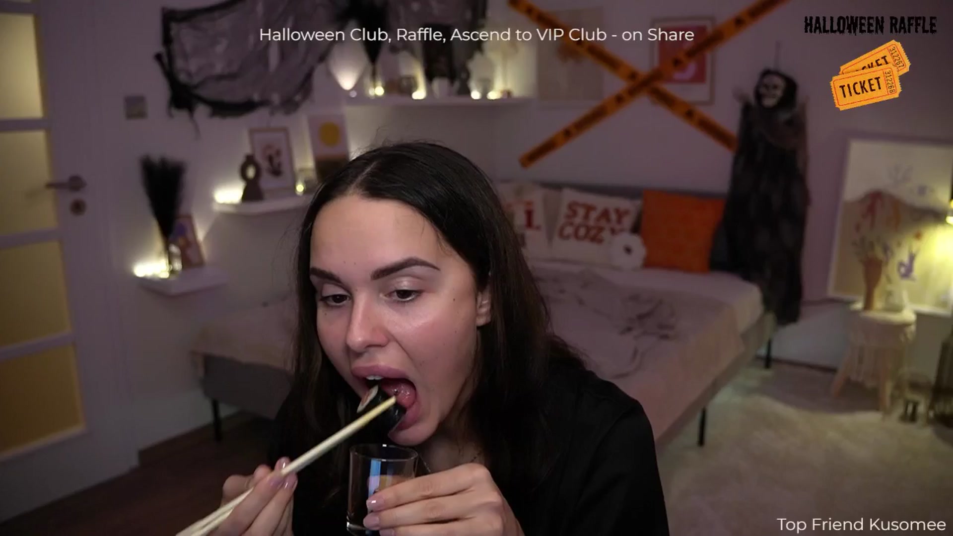 Gallery image thumbnail from cinnabellee's myfreecams stream on, 10/06/2024, 19:44 image 15 of 20