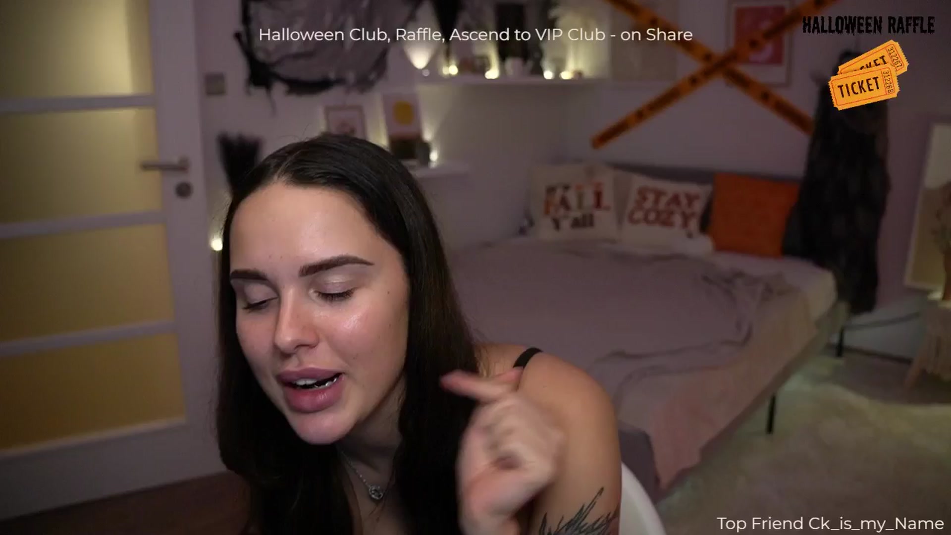 Gallery image thumbnail from cinnabellee's myfreecams stream on, 10/07/2024, 19:11 image 3 of 20