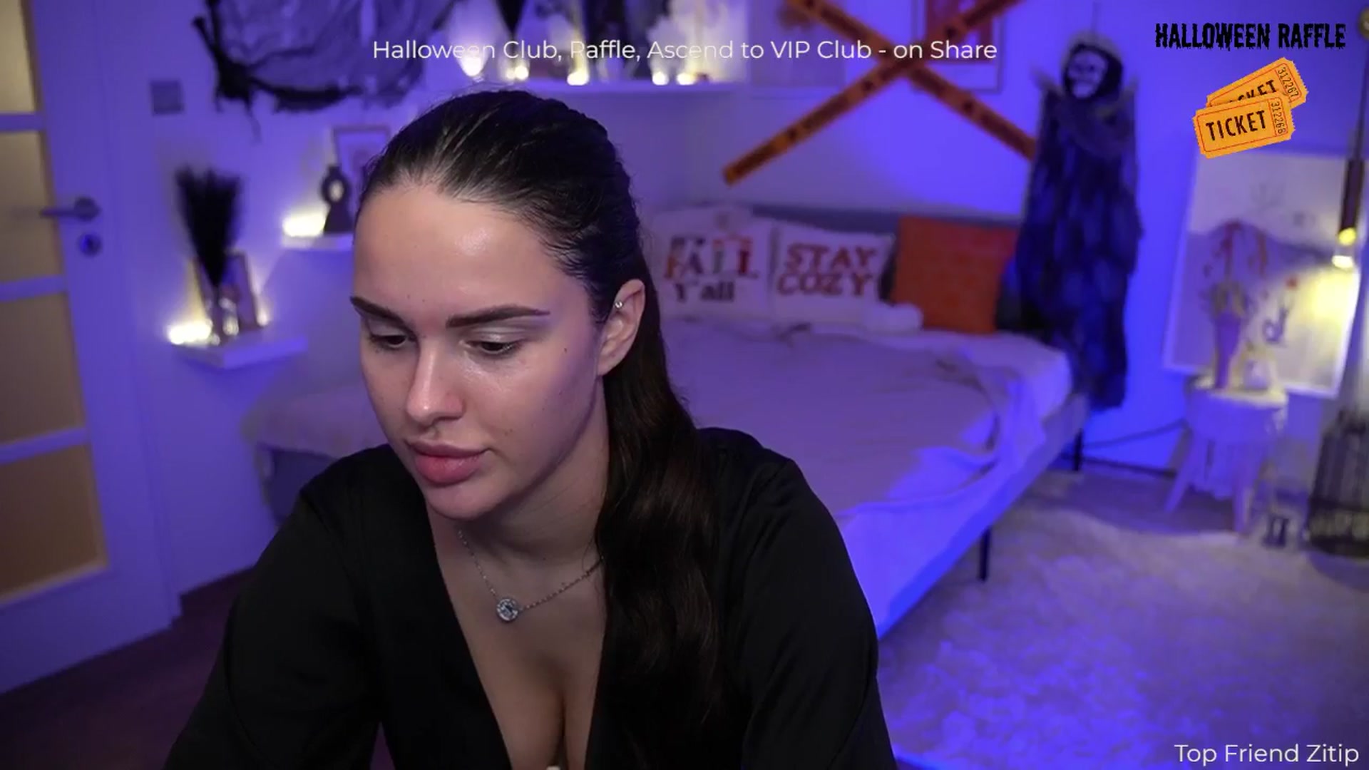 Gallery image thumbnail from cinnabellee's myfreecams stream on, 10/09/2024, 24:03 image 2 of 20