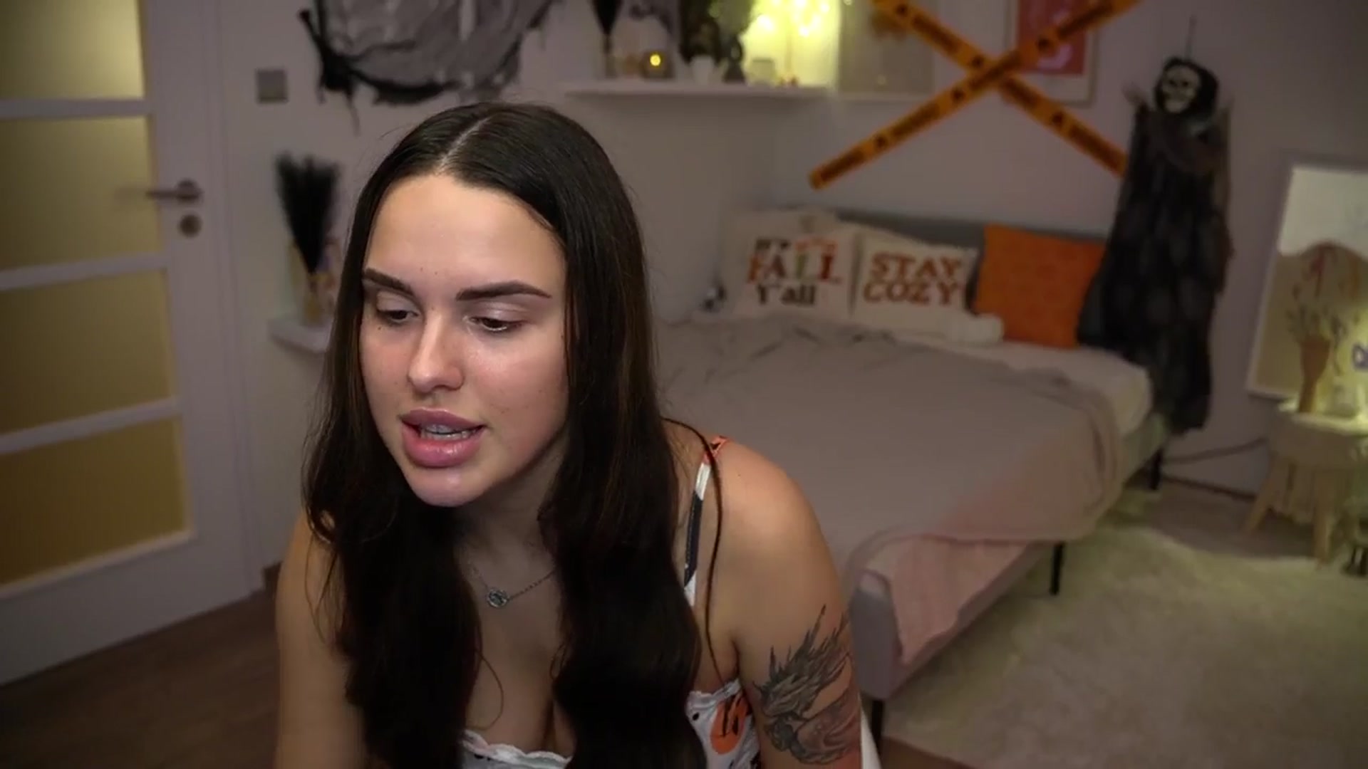 Gallery image thumbnail from cinnabellee's myfreecams stream on, 10/13/2024, 18:33 image 11 of 20