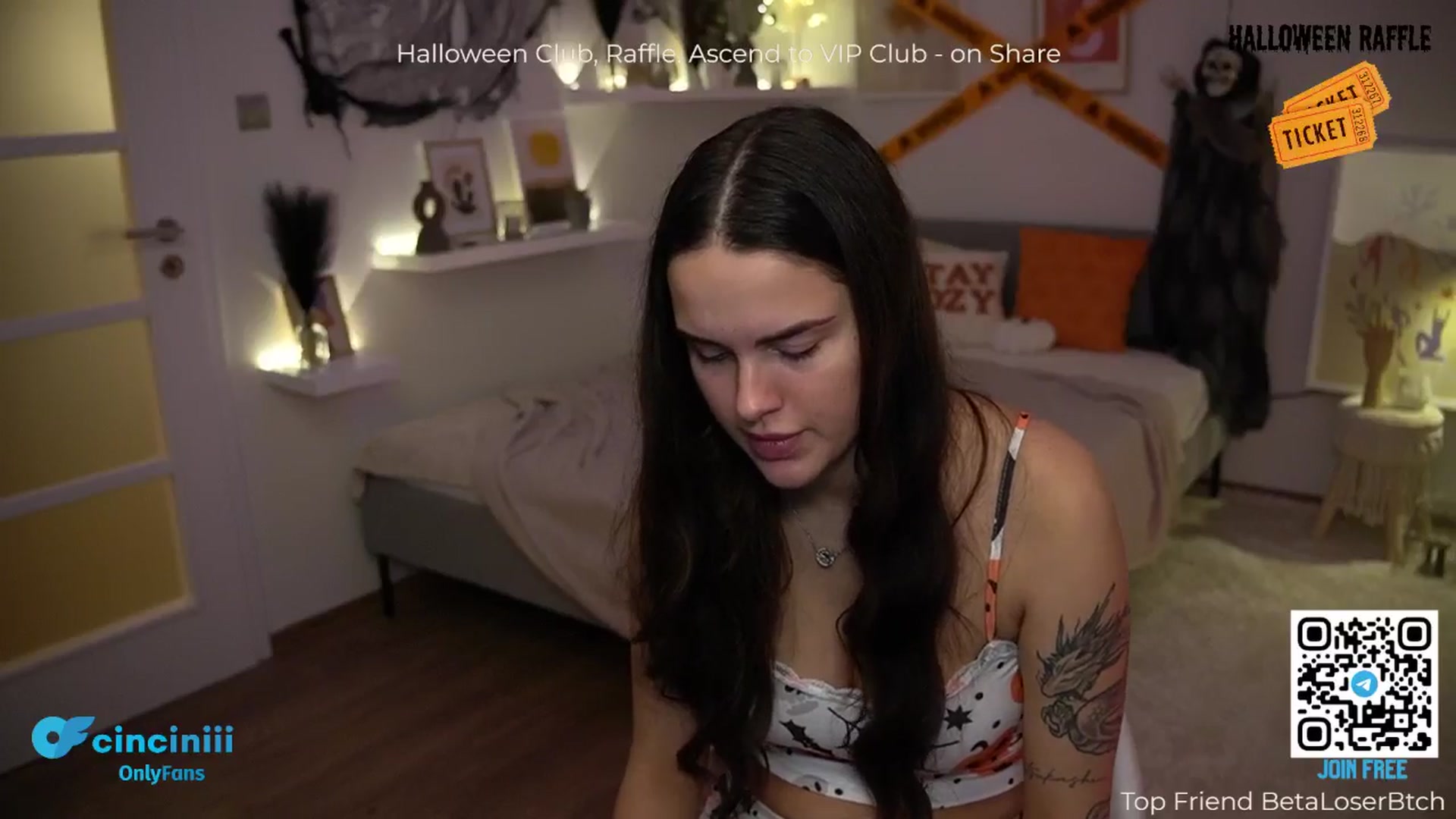 Gallery image thumbnail from cinnabellee's myfreecams stream on, 10/14/2024, 20:59 image 3 of 20