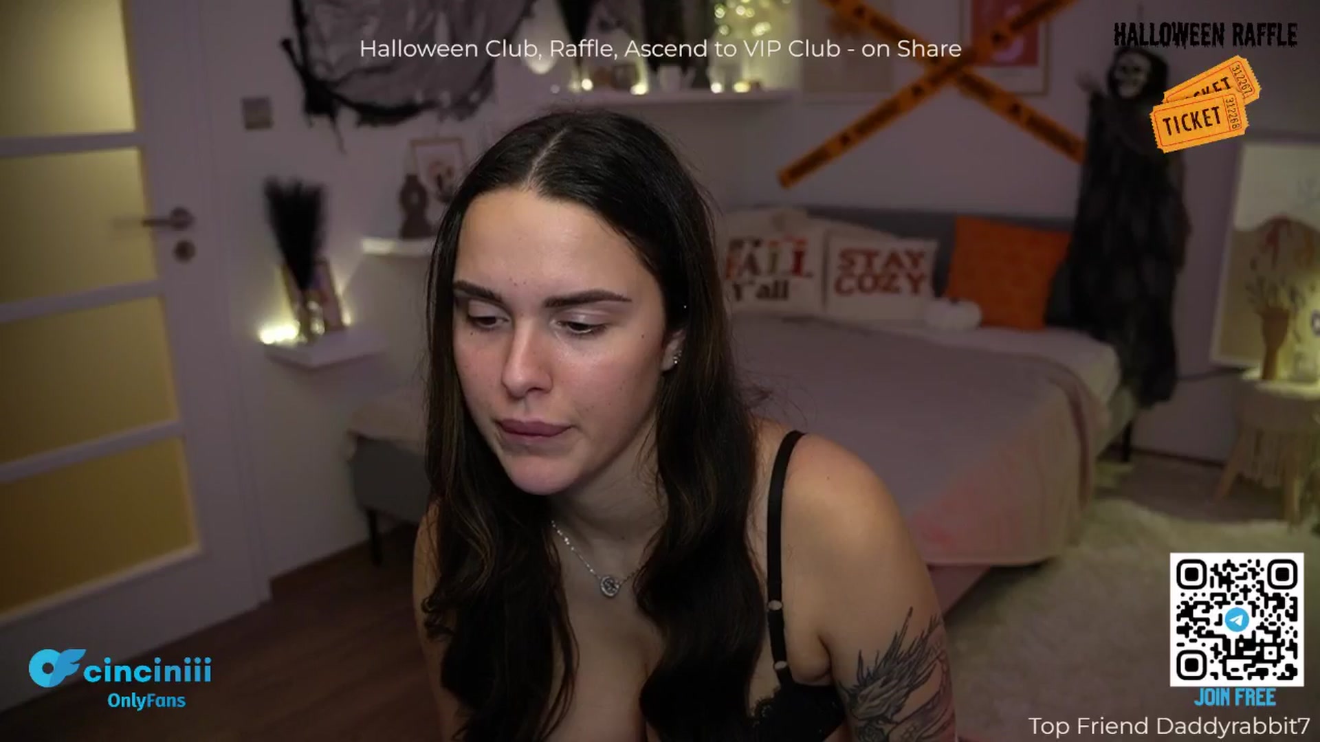 Gallery image thumbnail from cinnabellee's myfreecams stream on, 10/17/2024, 24:07 image 12 of 20