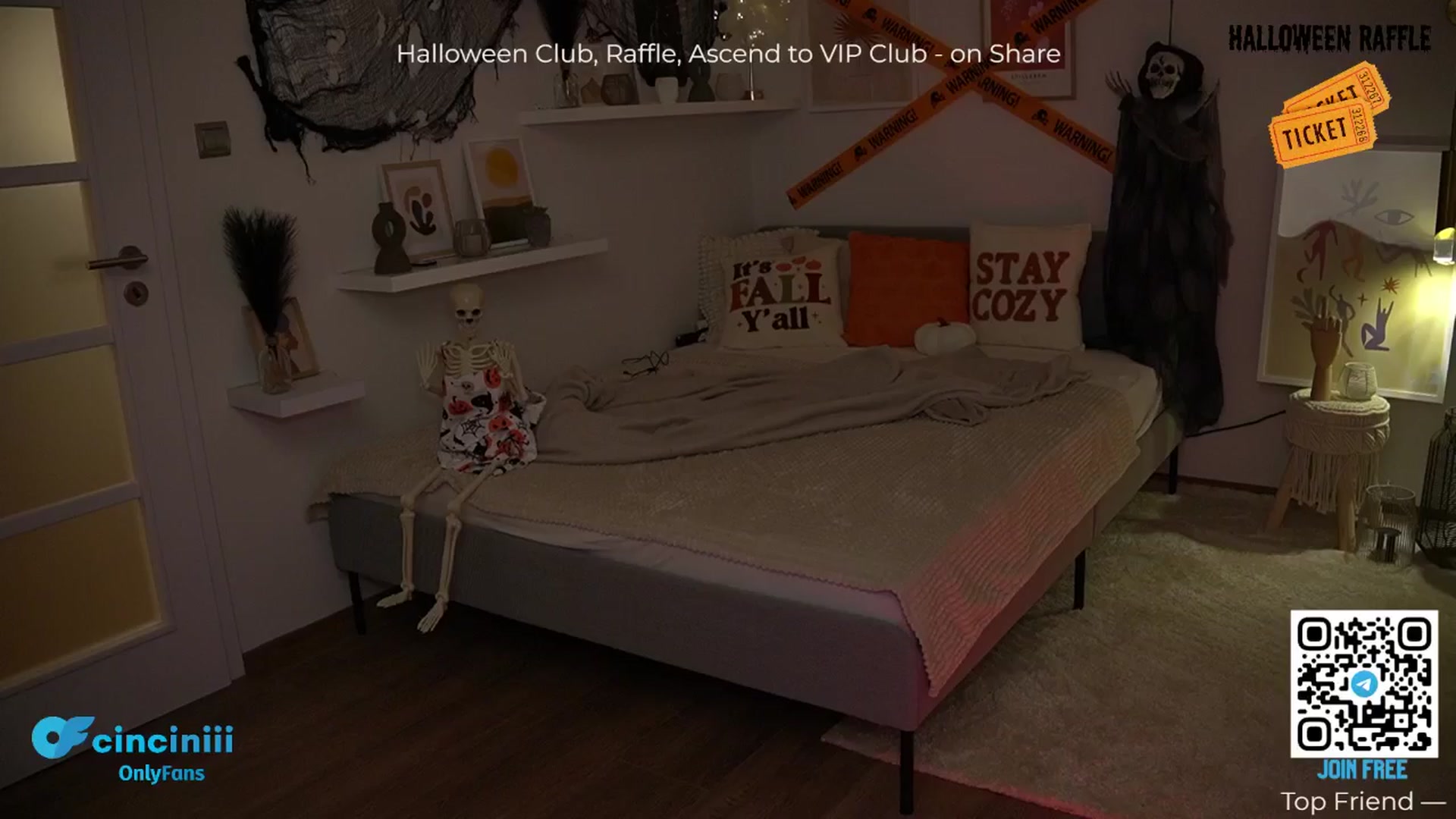 Gallery image thumbnail from cinnabellee's myfreecams stream on, 10/17/2024, 21:02 image 3 of 20