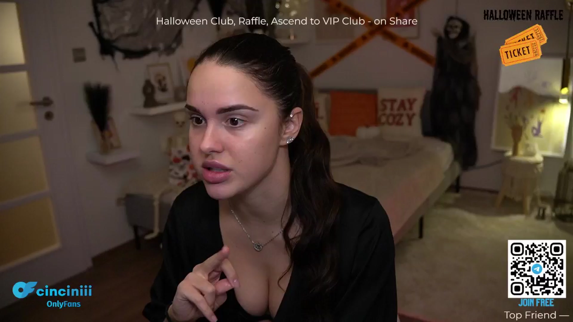 Gallery image thumbnail from cinnabellee's myfreecams stream on, 10/17/2024, 21:02 image 1 of 20