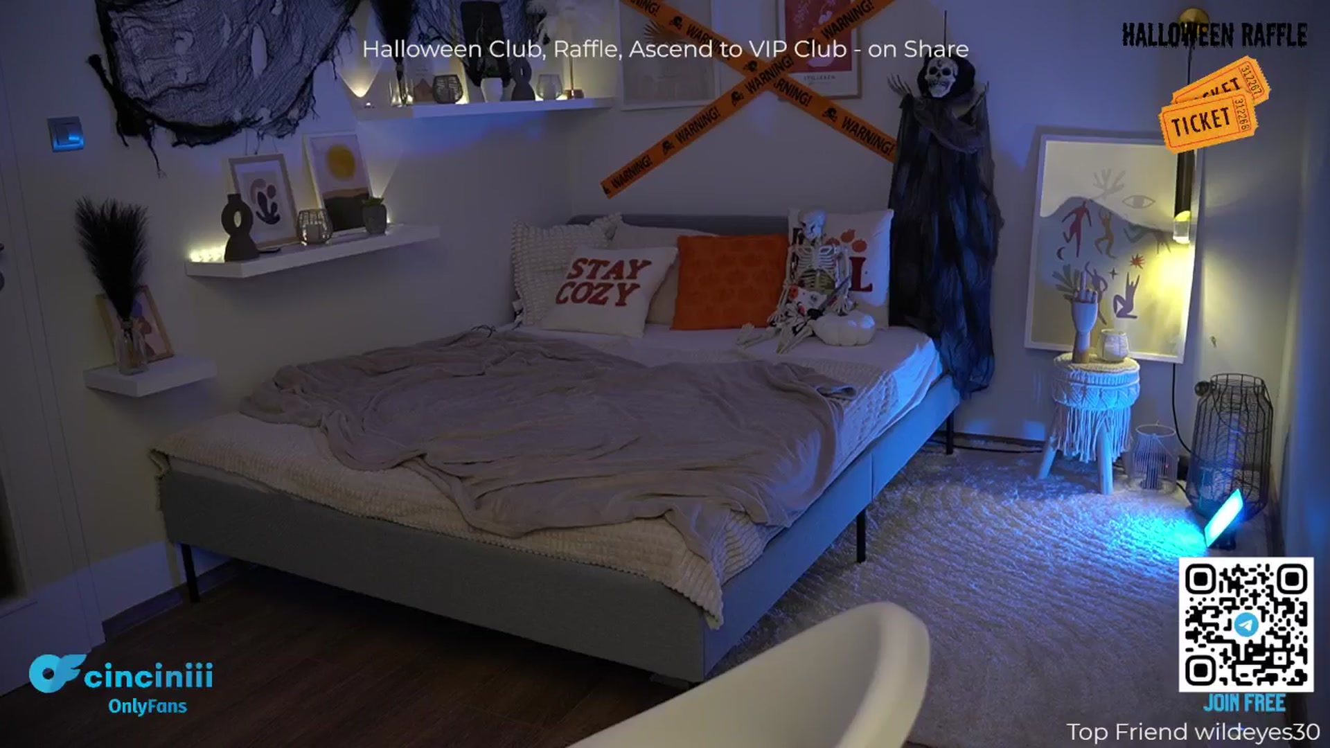 Gallery image thumbnail from cinnabellee's myfreecams stream on, 10/27/2024, 20:27 image 17 of 20