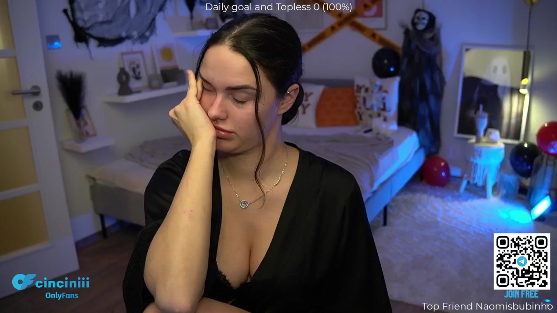 Gallery image thumbnail from cinnabellee's myfreecams stream on, 10/31/2024, 21:07 image 4 of 20