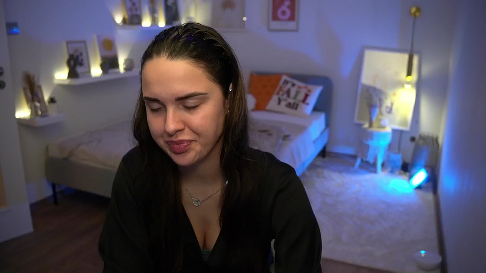 Gallery image thumbnail from cinnabellee's myfreecams stream on, 11/06/2024, 19:52 image 11 of 20
