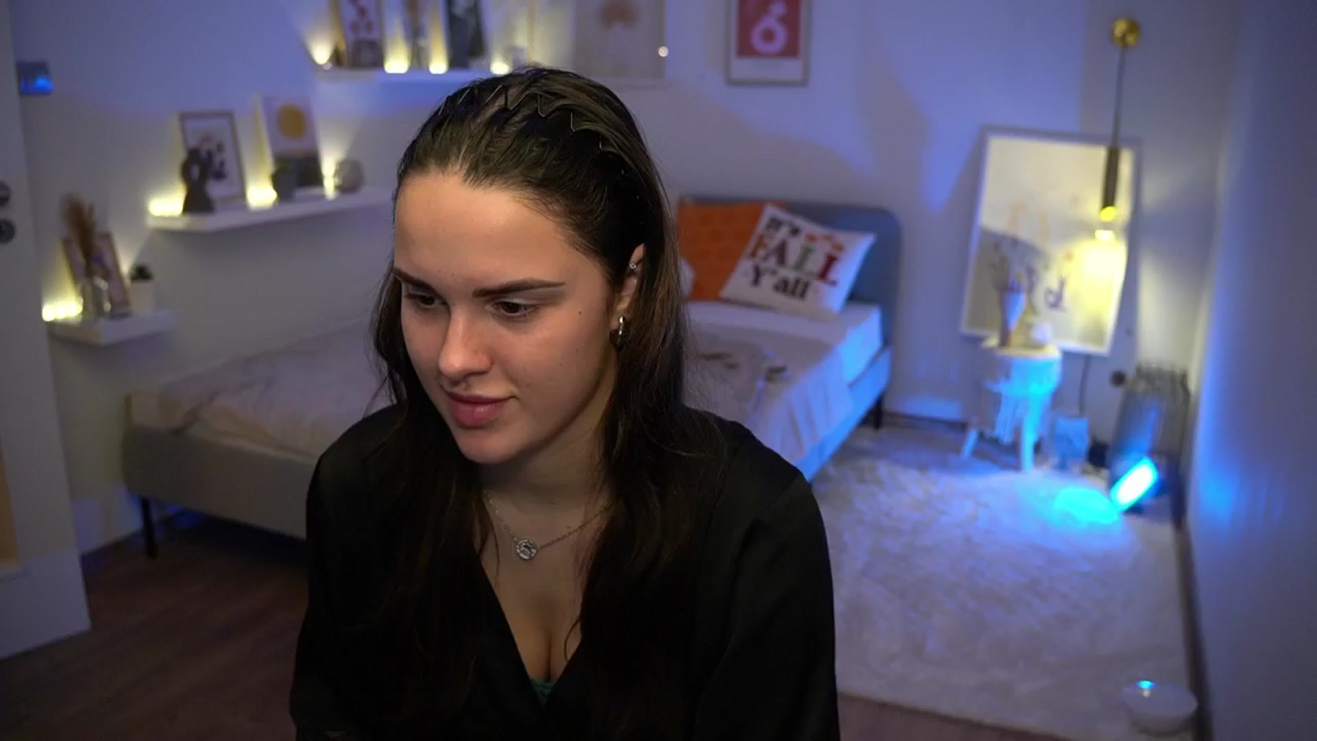 Gallery image thumbnail from cinnabellee's myfreecams stream on, 11/06/2024, 19:52 image 15 of 20