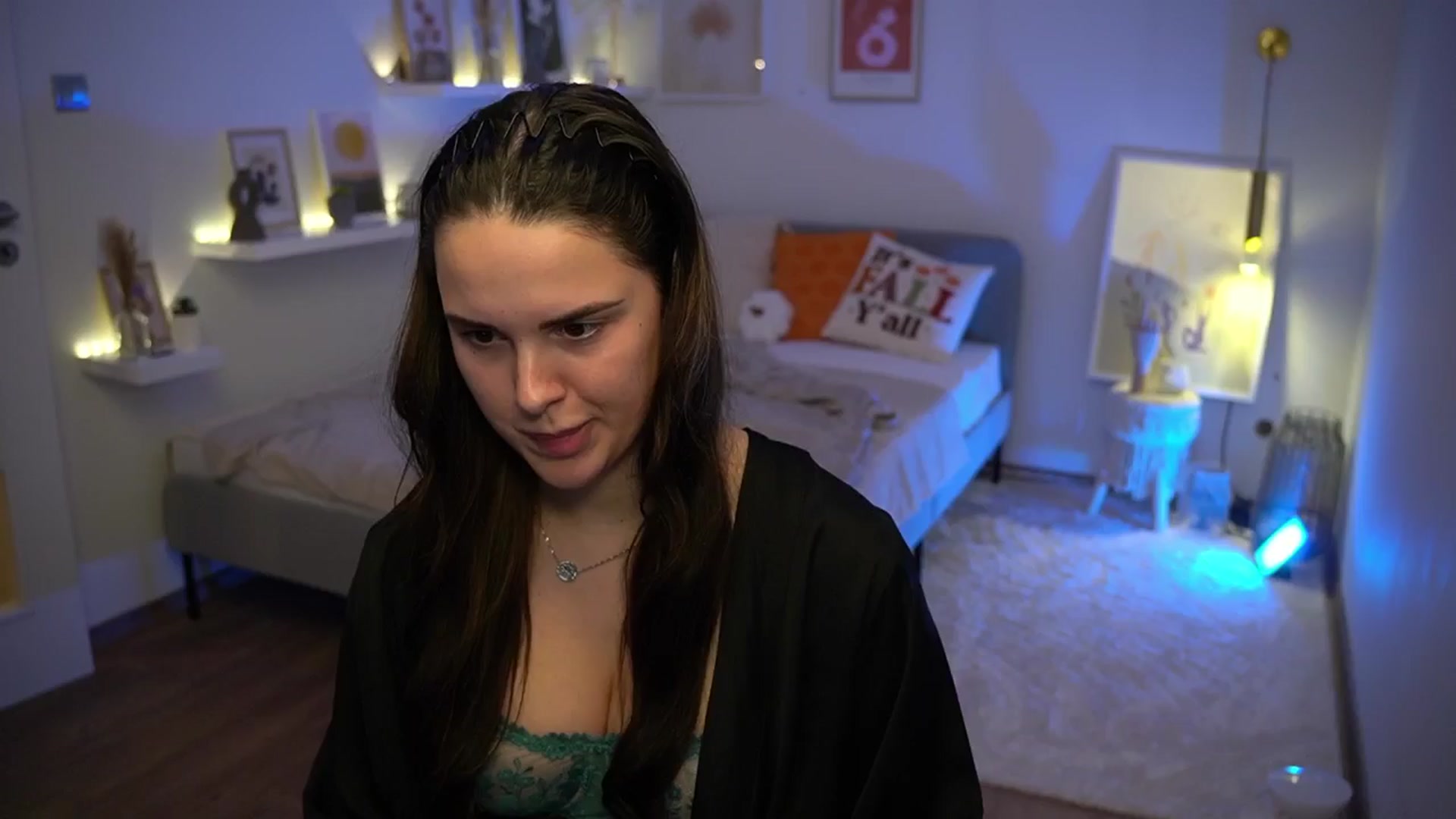 Gallery image thumbnail from cinnabellee's myfreecams stream on, 11/06/2024, 22:03 image 1 of 20