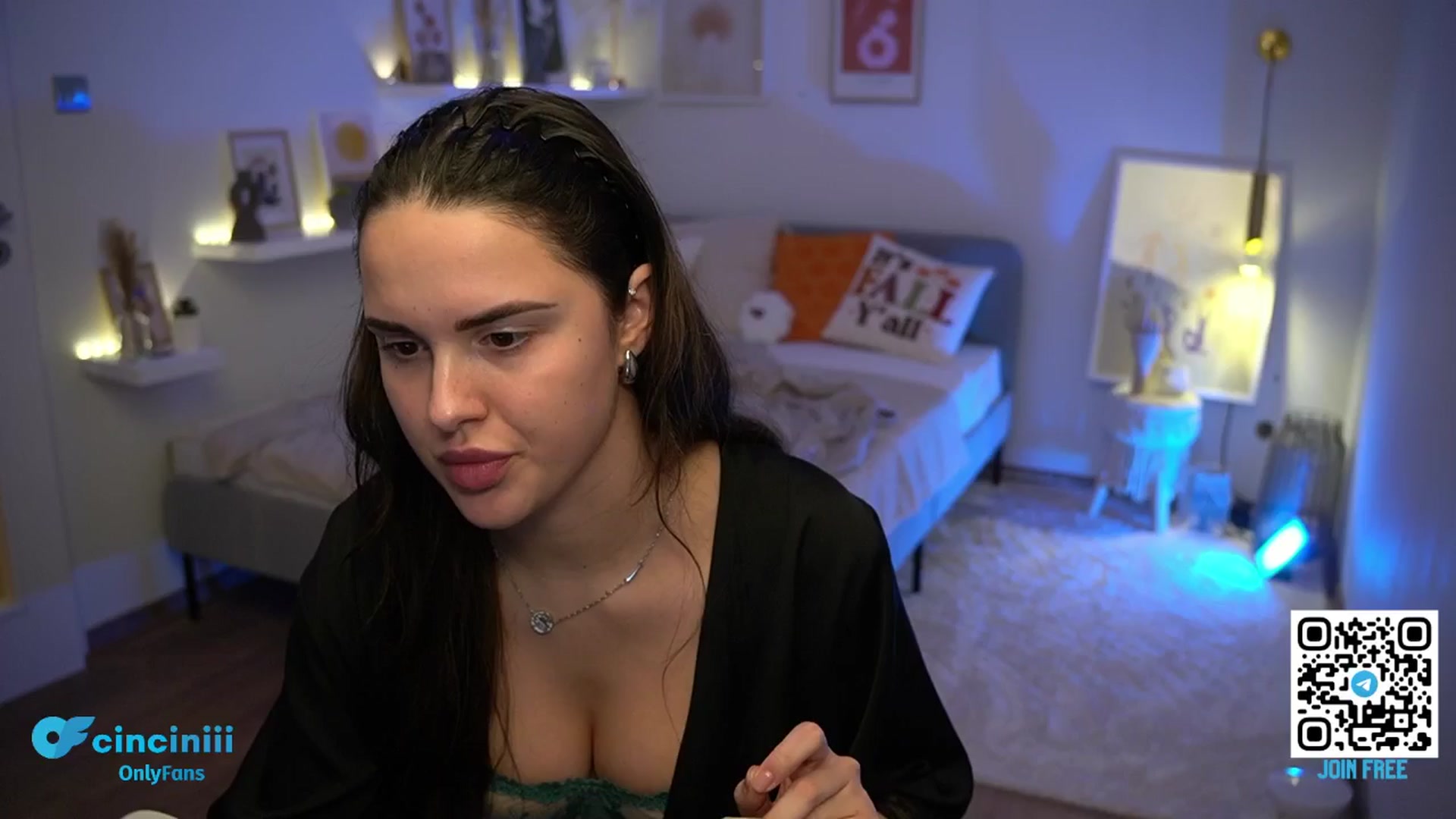 Gallery image thumbnail from cinnabellee's myfreecams stream on, 11/06/2024, 22:03 image 7 of 20