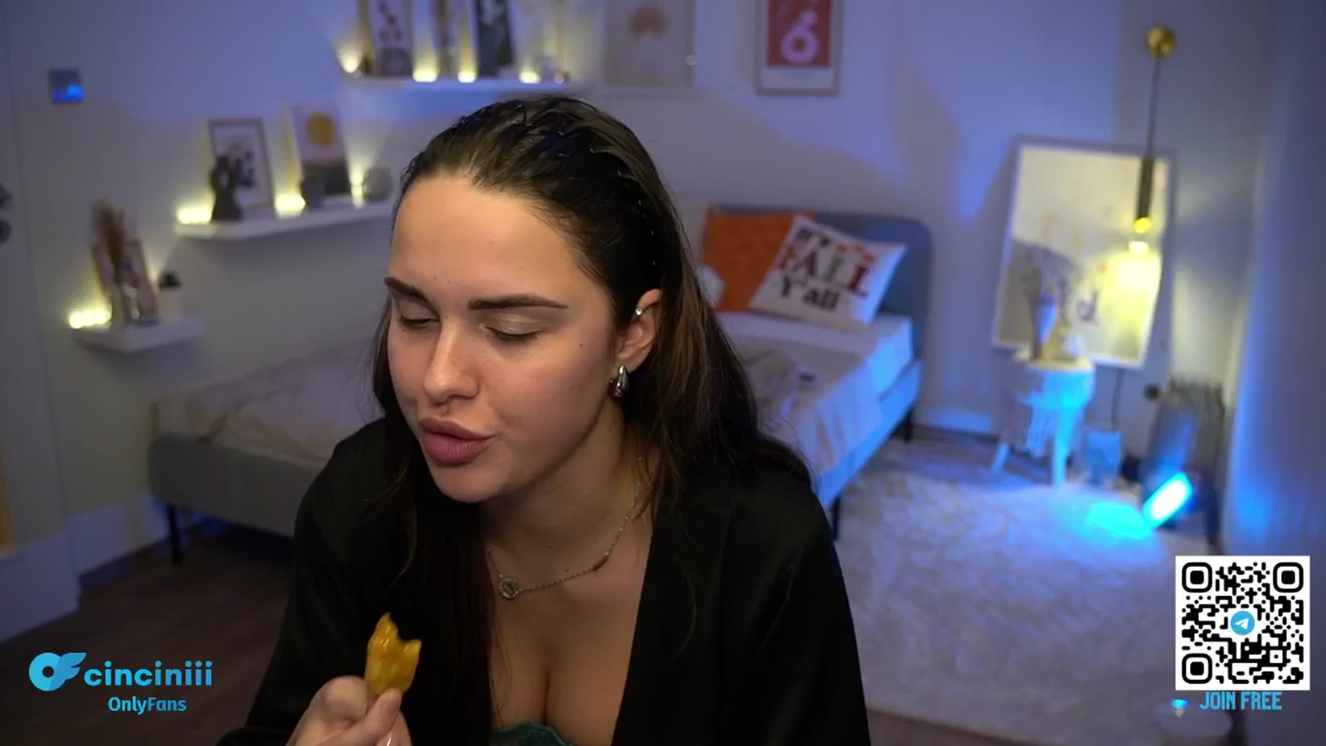 Gallery image thumbnail from cinnabellee's myfreecams stream on, 11/06/2024, 22:03 image 8 of 20