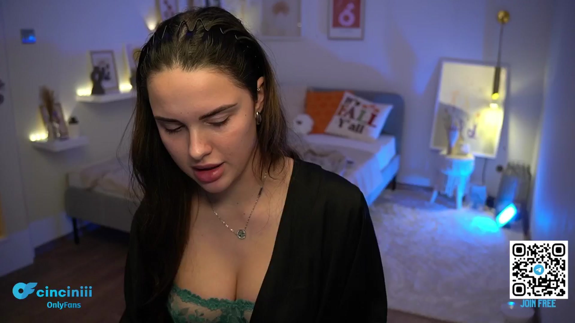 Gallery image thumbnail from cinnabellee's myfreecams stream on, 11/06/2024, 22:03 image 10 of 20