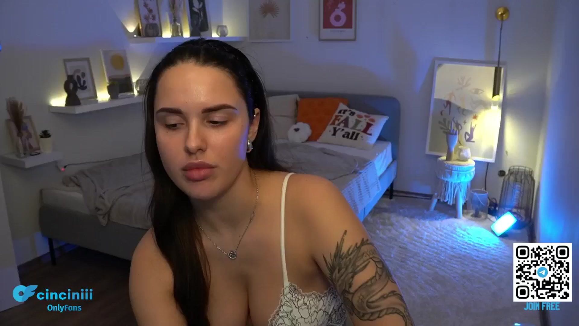 Gallery image thumbnail from cinnabellee's myfreecams stream on, 11/14/2024, 21:01 image 16 of 20