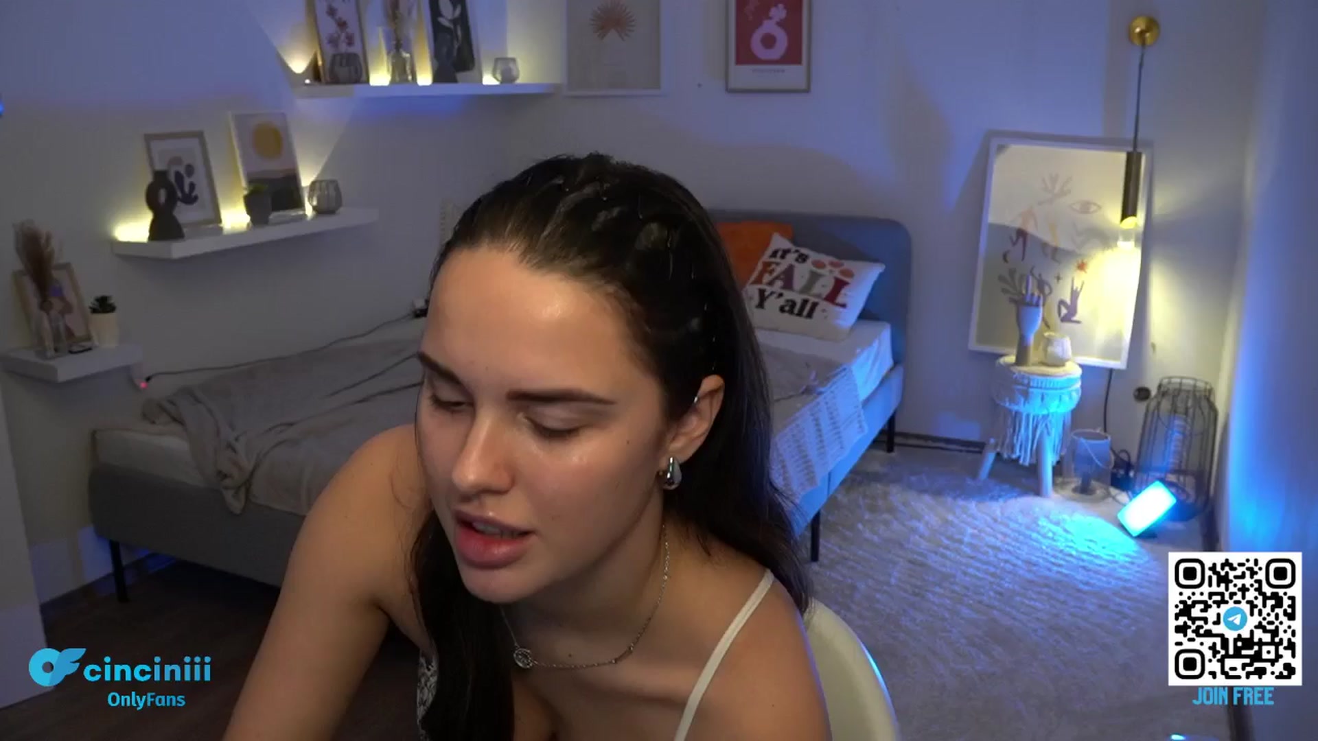 Gallery image thumbnail from cinnabellee's myfreecams stream on, 11/14/2024, 21:01 image 14 of 20
