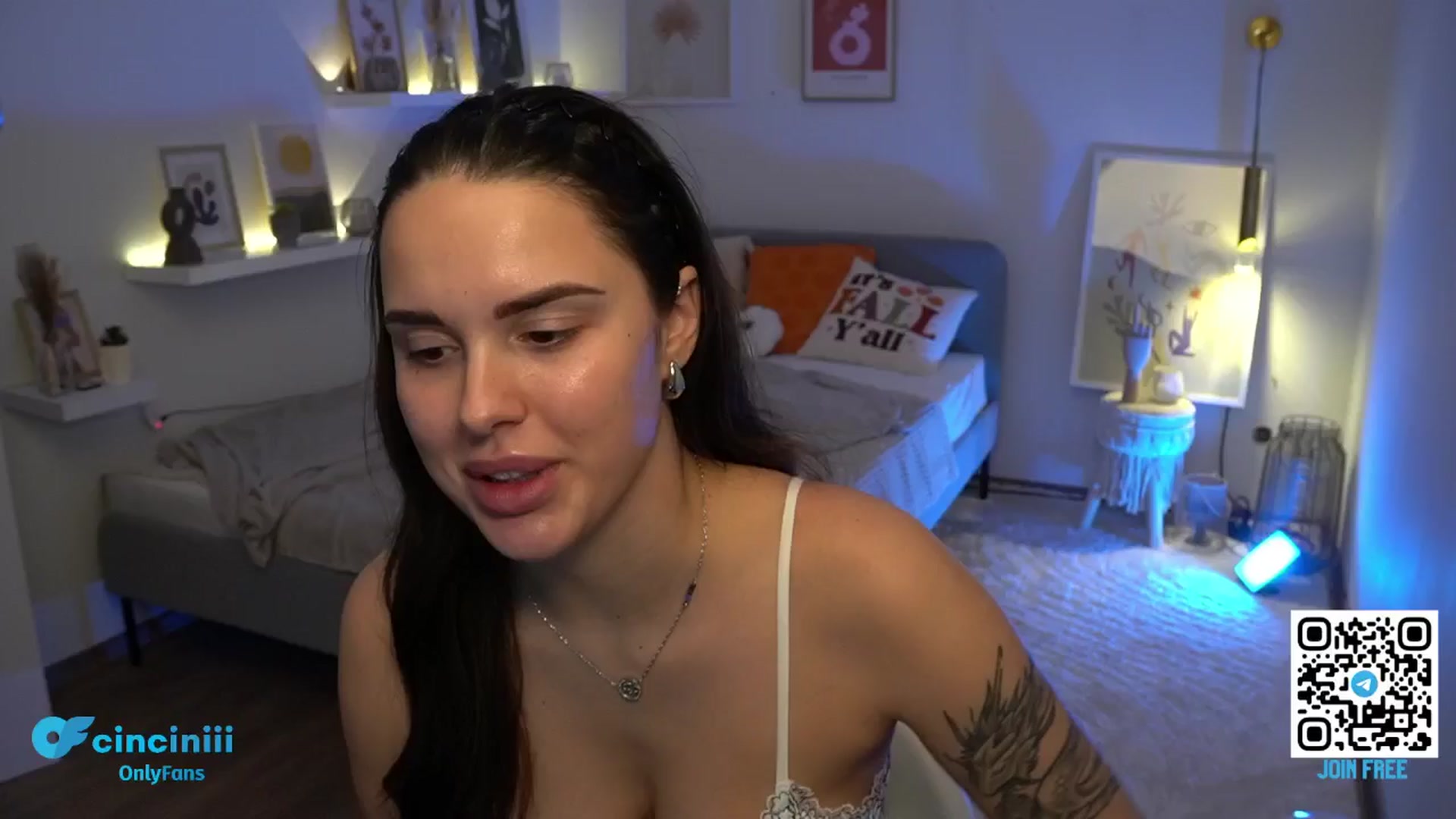 Gallery image thumbnail from cinnabellee's myfreecams stream on, 11/14/2024, 21:01 image 5 of 20