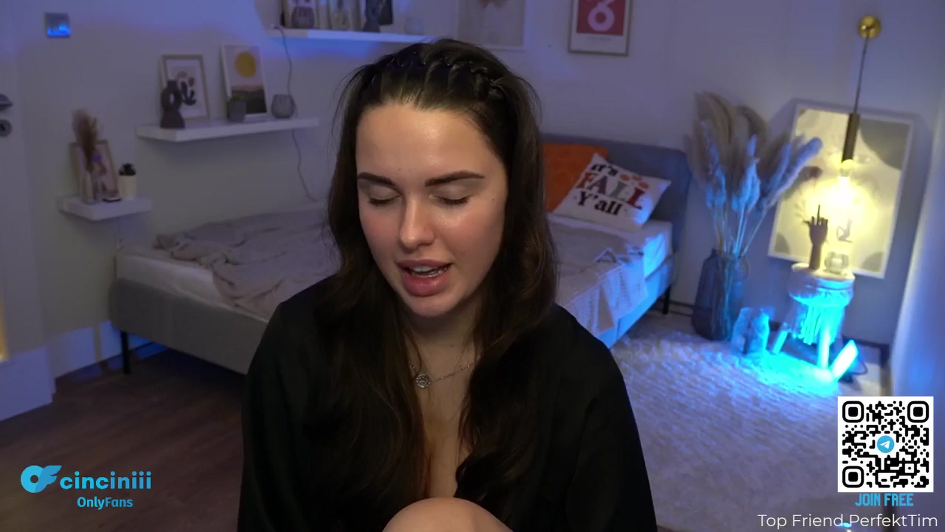 Gallery image thumbnail from cinnabellee's myfreecams stream on, 11/17/2024, 21:26 image 3 of 20