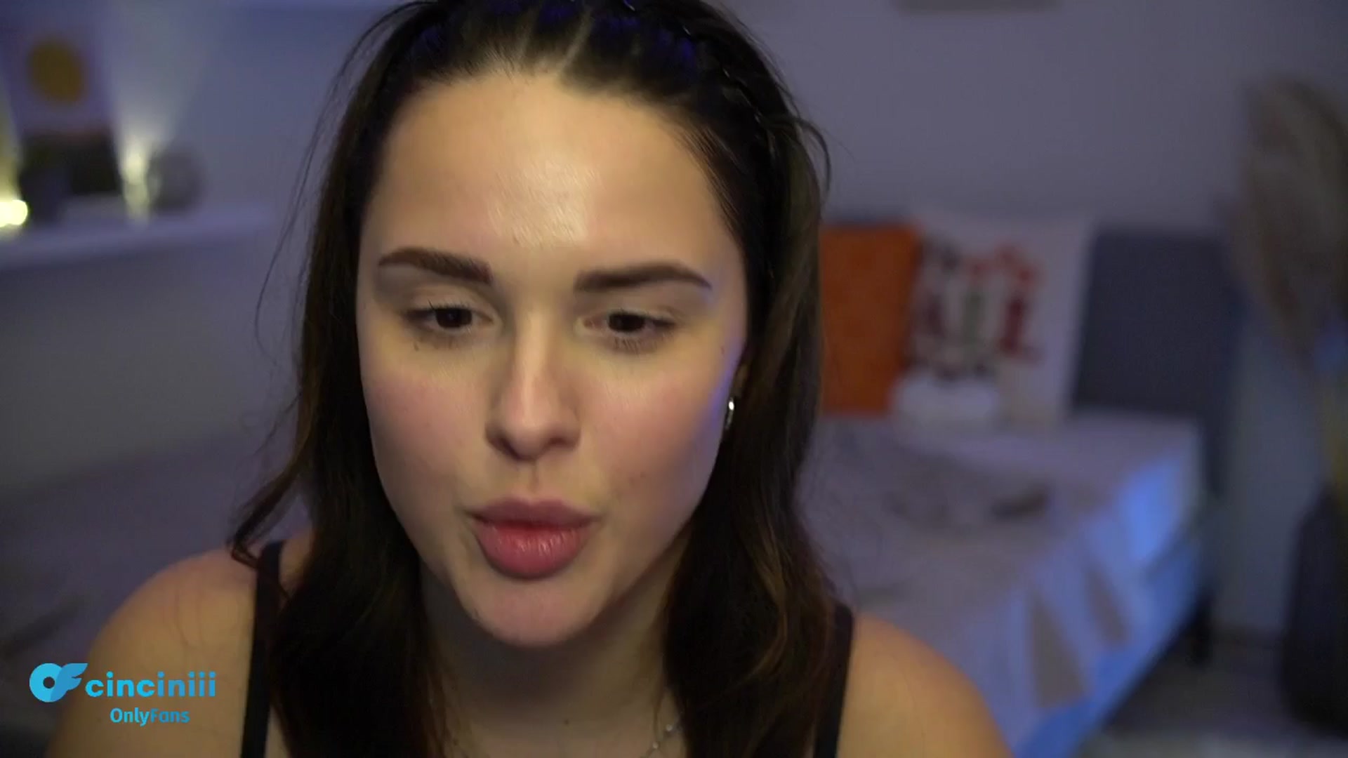 Gallery image thumbnail from cinnabellee's myfreecams stream on, 11/18/2024, 22:19 image 18 of 20