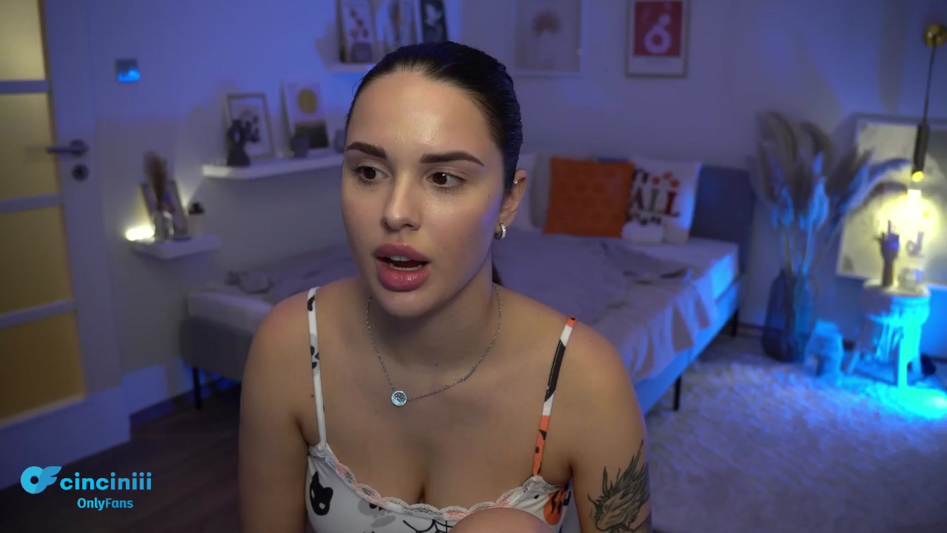Gallery image thumbnail from cinnabellee's myfreecams stream on, 11/21/2024, 24:19 image 10 of 20