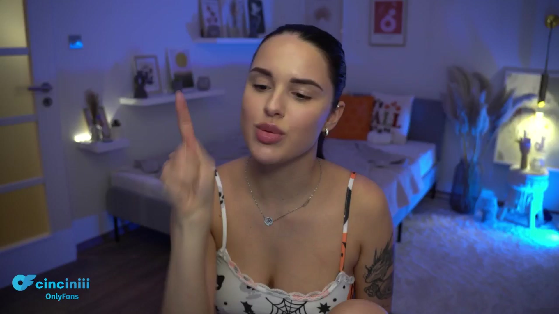 Gallery image thumbnail from cinnabellee's myfreecams stream on, 11/21/2024, 24:19 image 11 of 20