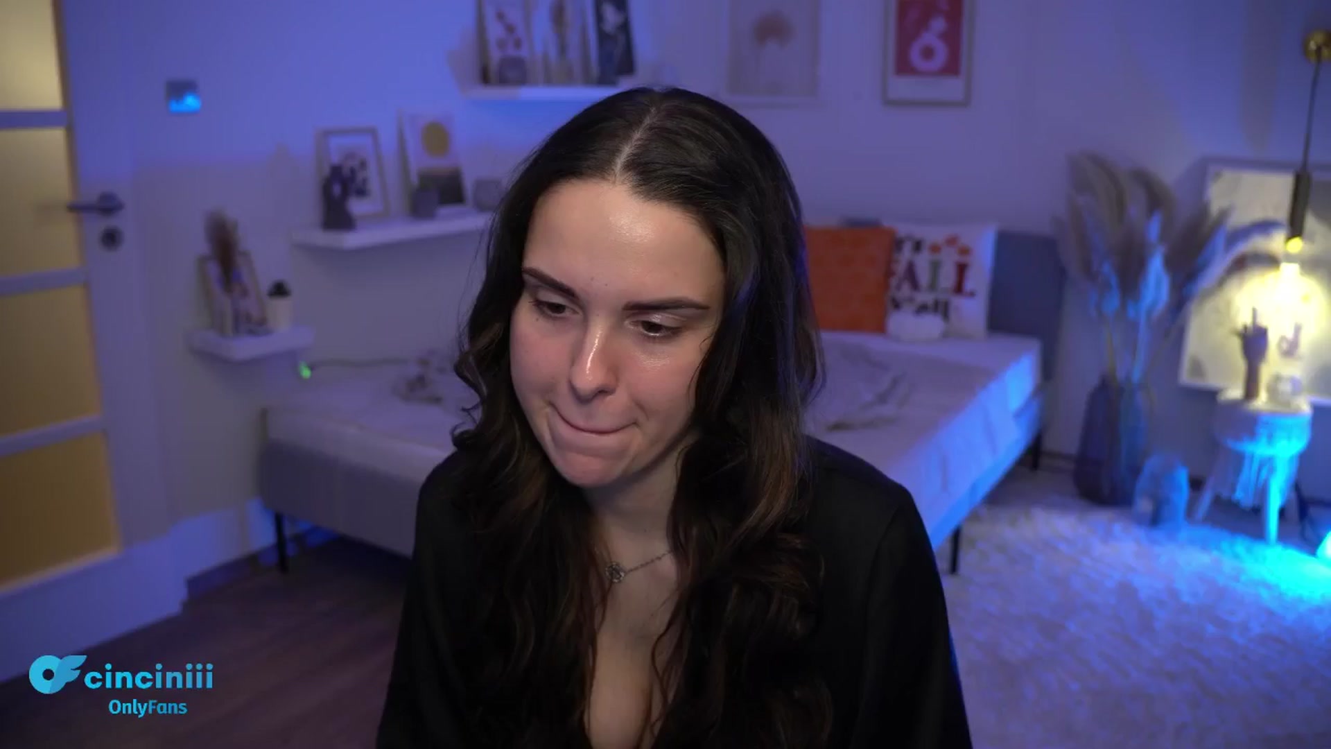 Gallery image thumbnail from cinnabellee's myfreecams stream on, 11/21/2024, 22:09 image 3 of 20