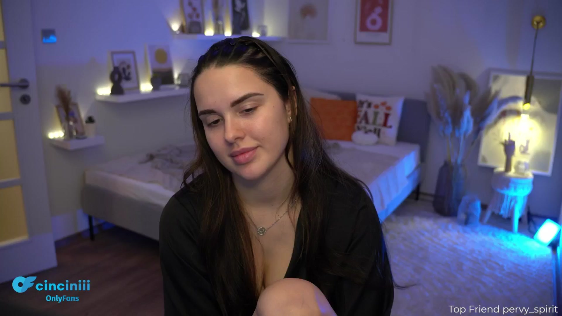 Gallery image thumbnail from cinnabellee's myfreecams stream on, 11/26/2024, 21:26 image 17 of 20