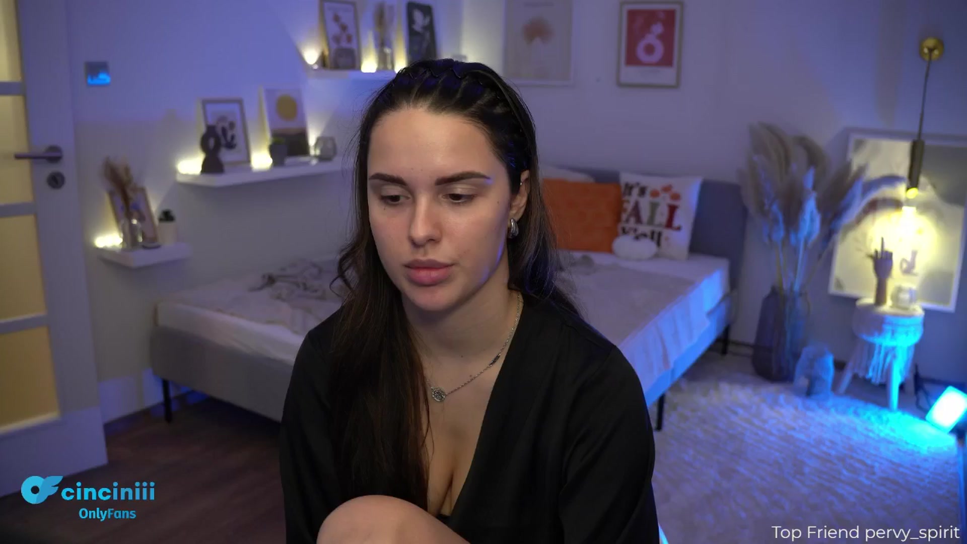 Gallery image thumbnail from cinnabellee's myfreecams stream on, 11/26/2024, 21:26 image 6 of 20