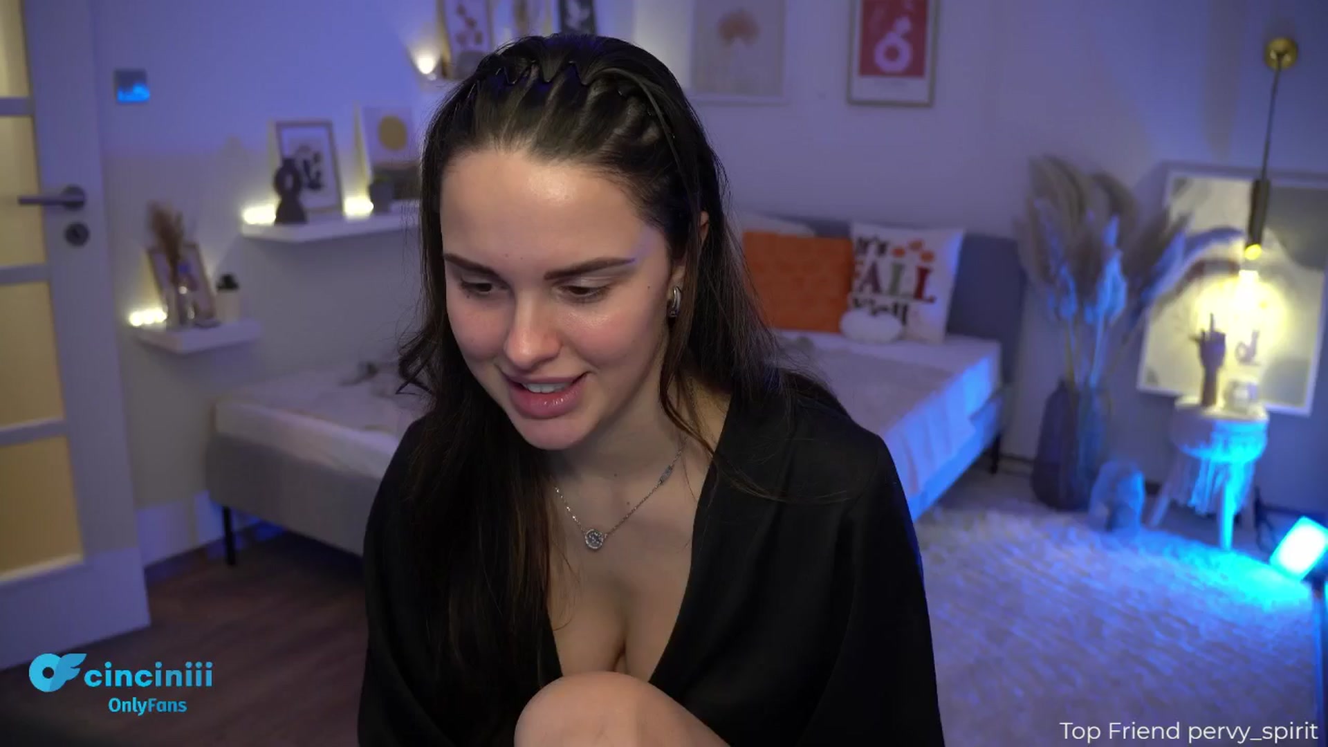 Gallery image thumbnail from cinnabellee's myfreecams stream on, 11/26/2024, 21:26 image 15 of 20