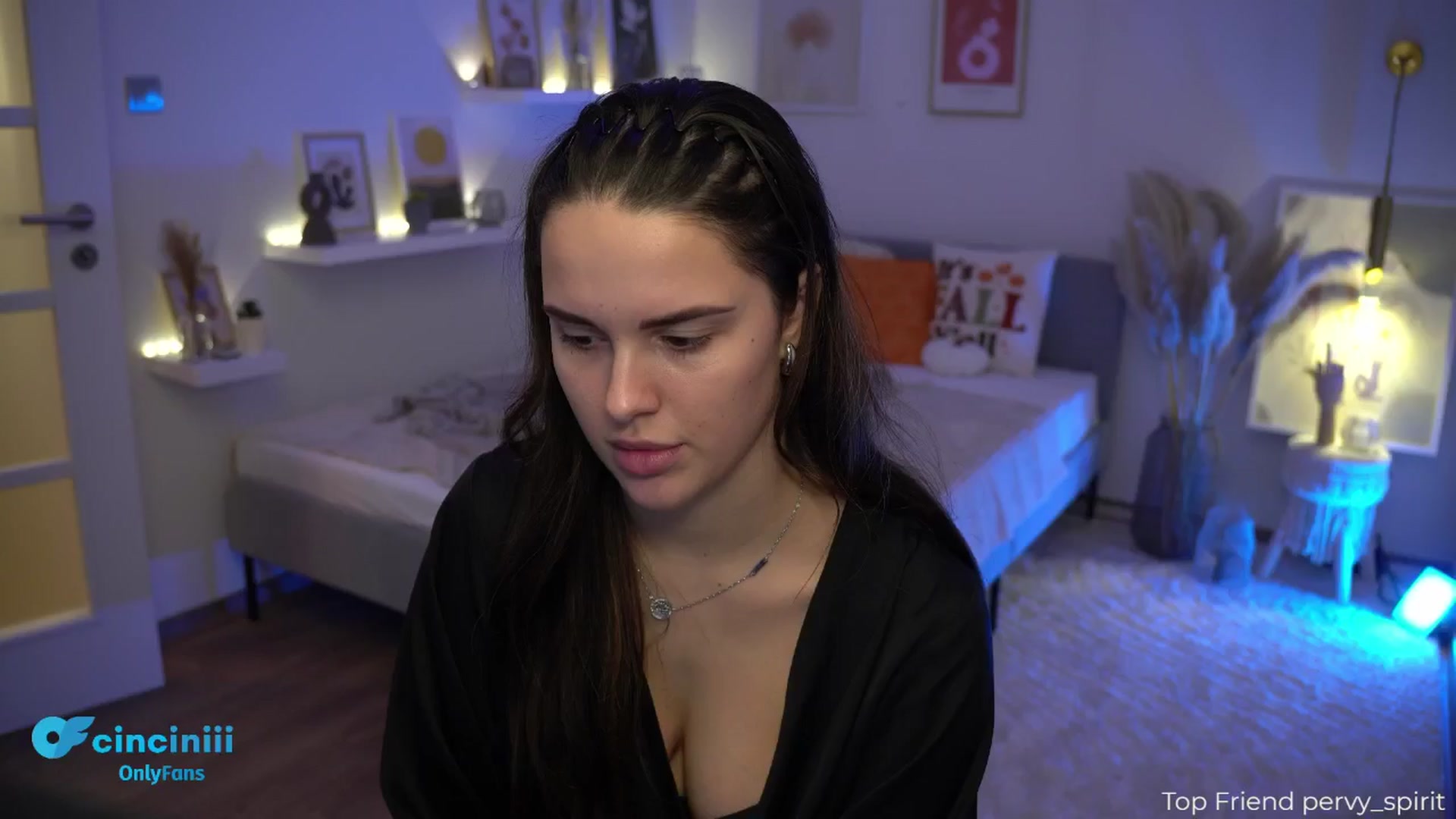 Gallery image thumbnail from cinnabellee's myfreecams stream on, 11/26/2024, 21:26 image 14 of 20