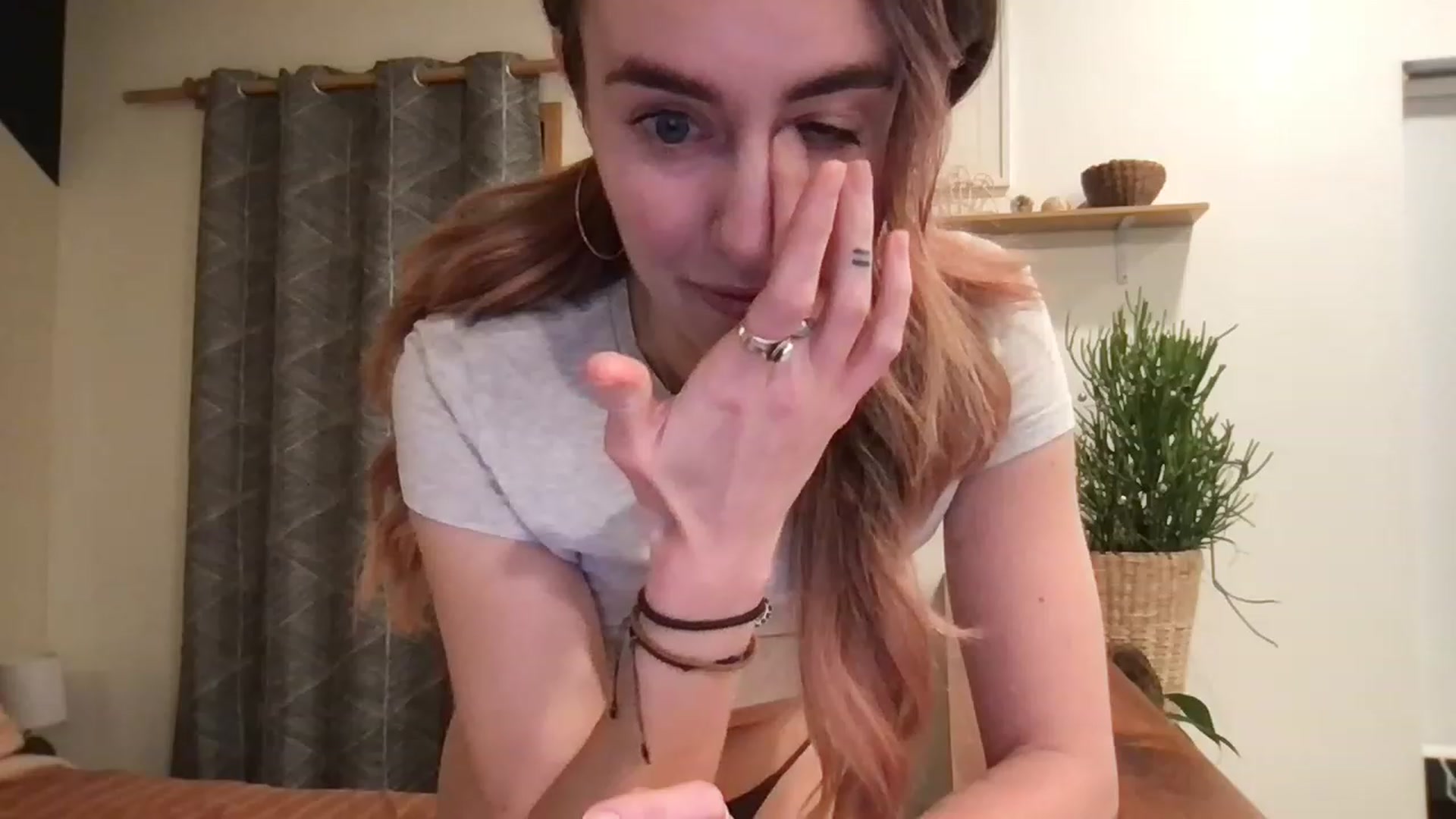Gallery image thumbnail from clara's myfreecams stream on, 01/12/2023, 05:17 image 5 of 20
