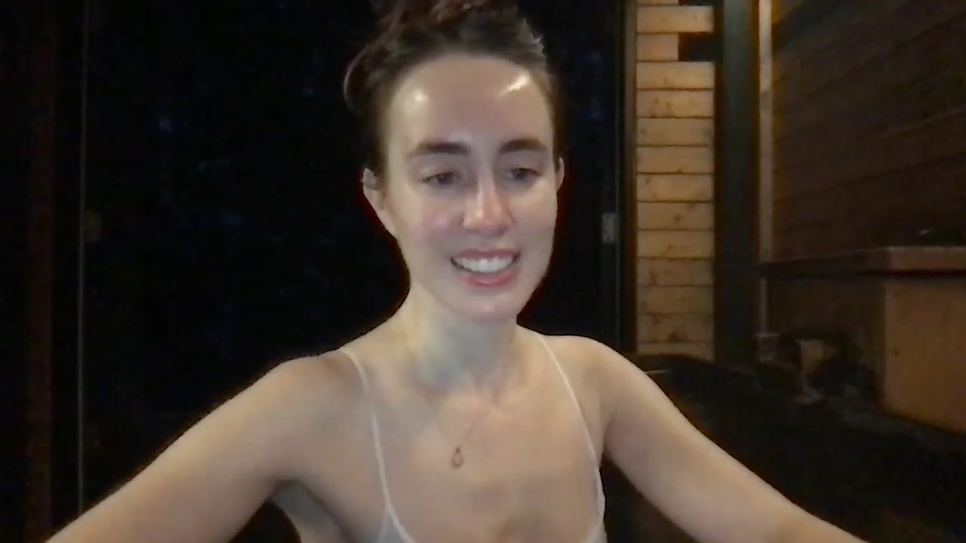 Gallery image thumbnail from clara's myfreecams stream on, 04/07/2023, 04:17 image 2 of 20