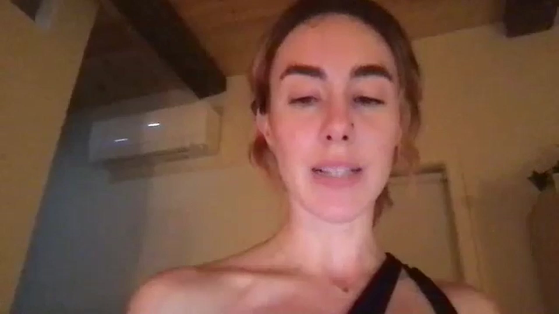 Gallery image thumbnail from clara's myfreecams stream on, 10/22/2024, 01:52 image 9 of 20
