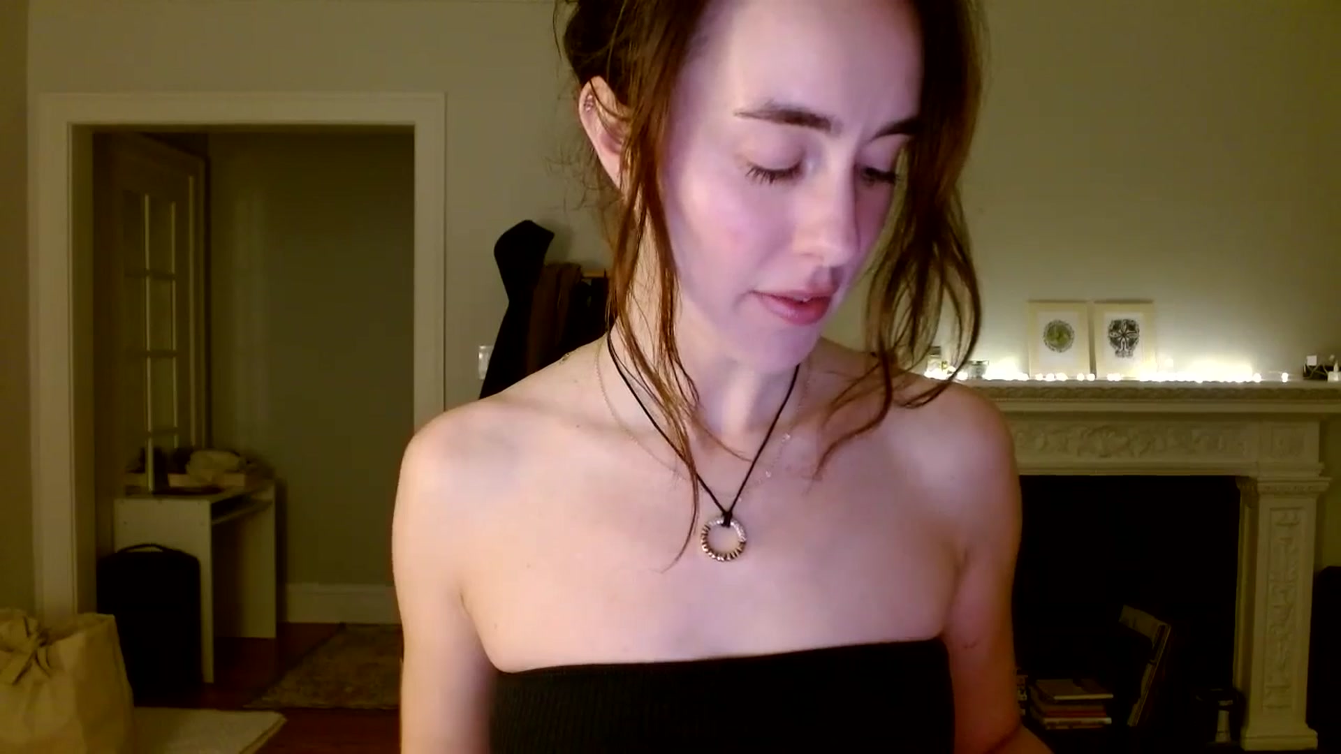 Gallery image thumbnail from clara's myfreecams stream on, 02/02/2025, 03:32 image 4 of 20