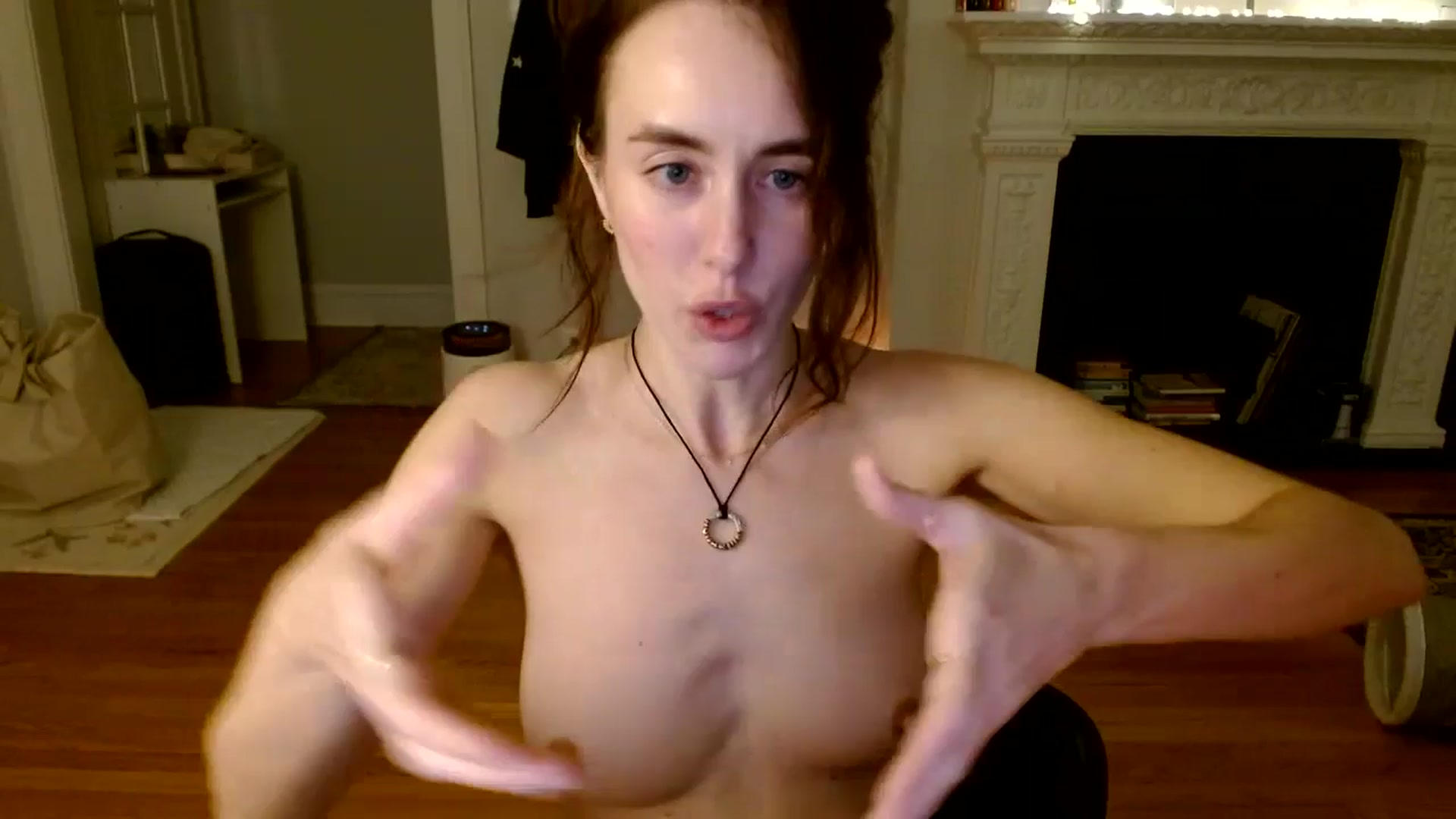 Gallery image thumbnail from clara's myfreecams stream on, 02/02/2025, 05:37 image 19 of 20