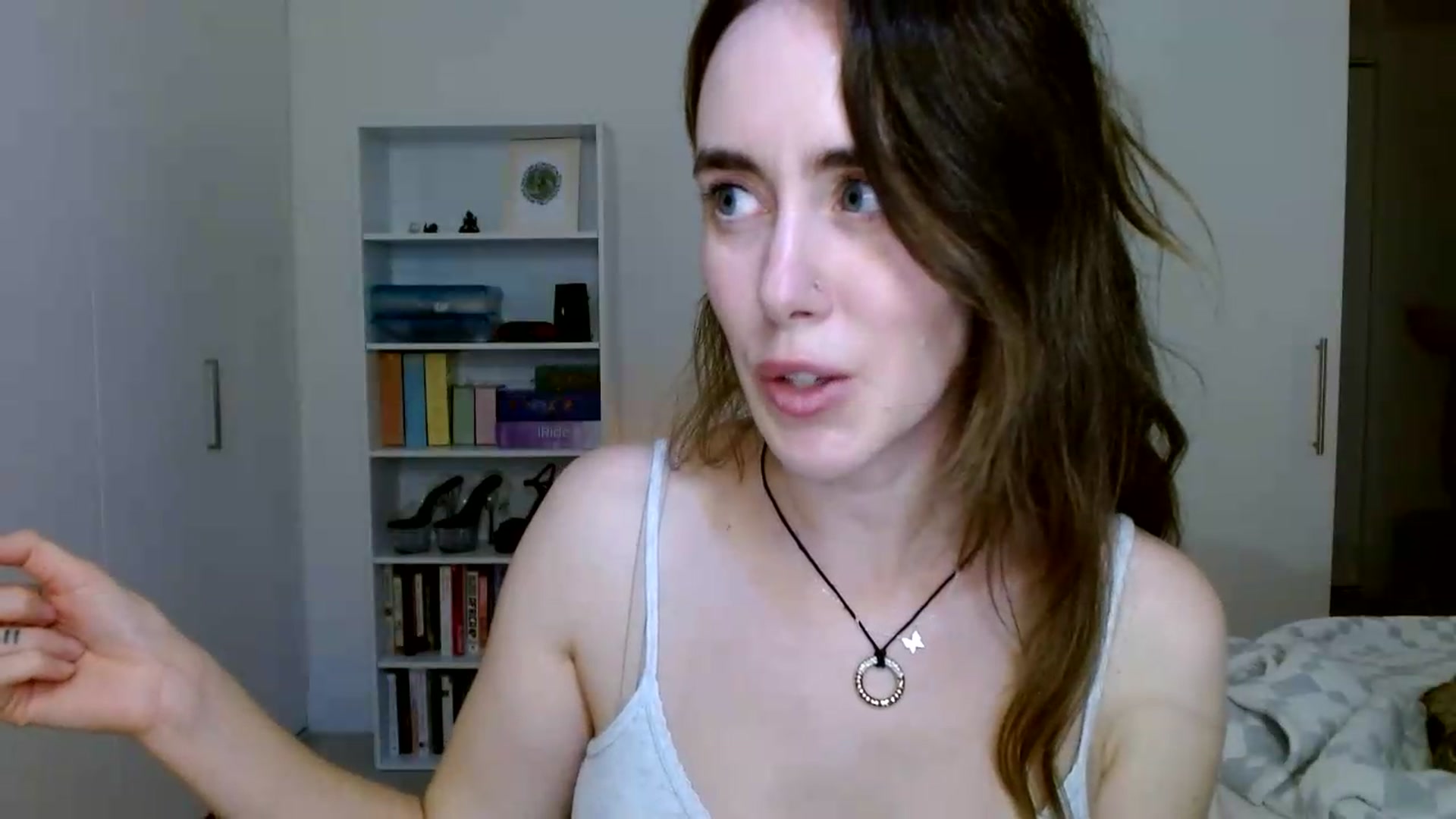 Gallery image thumbnail from clara's myfreecams stream on, 08/28/2026, 07:19 image 8 of 20