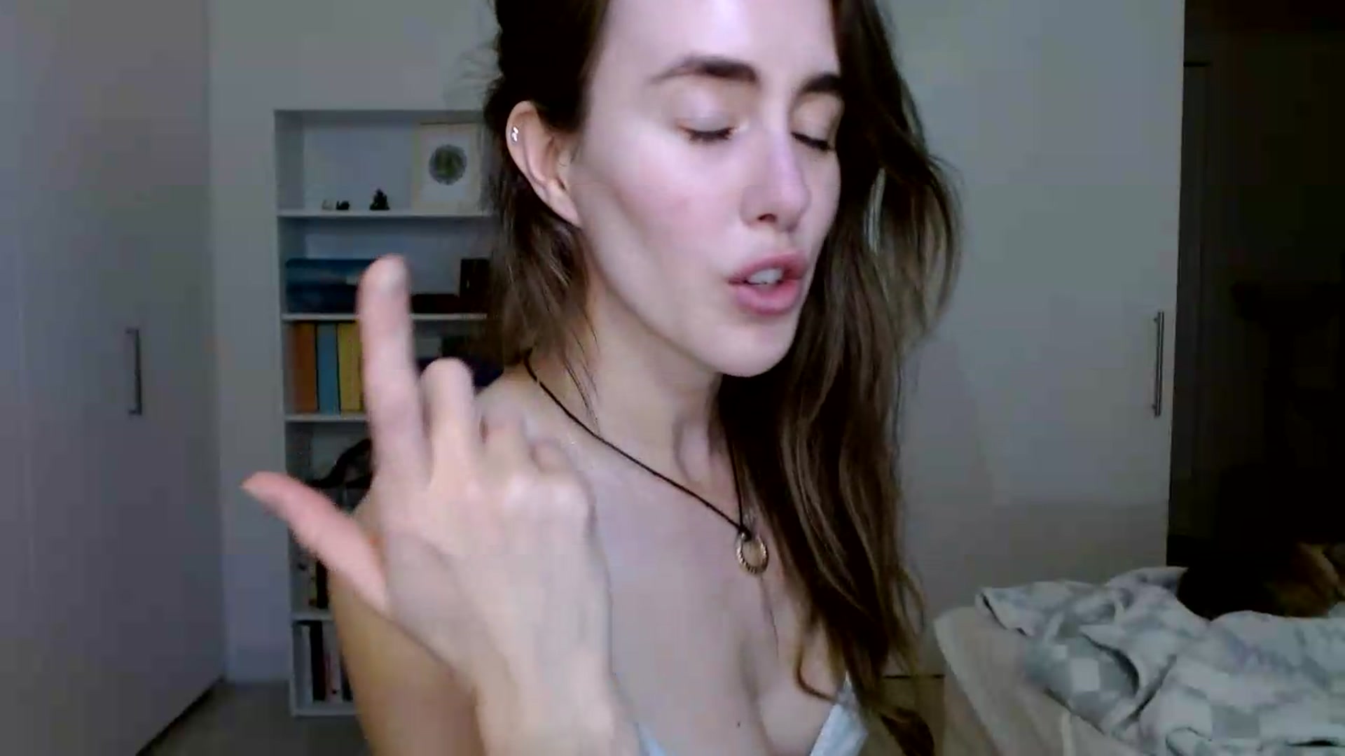 Gallery image thumbnail from clara's myfreecams stream on, 08/28/2026, 07:19 image 6 of 20