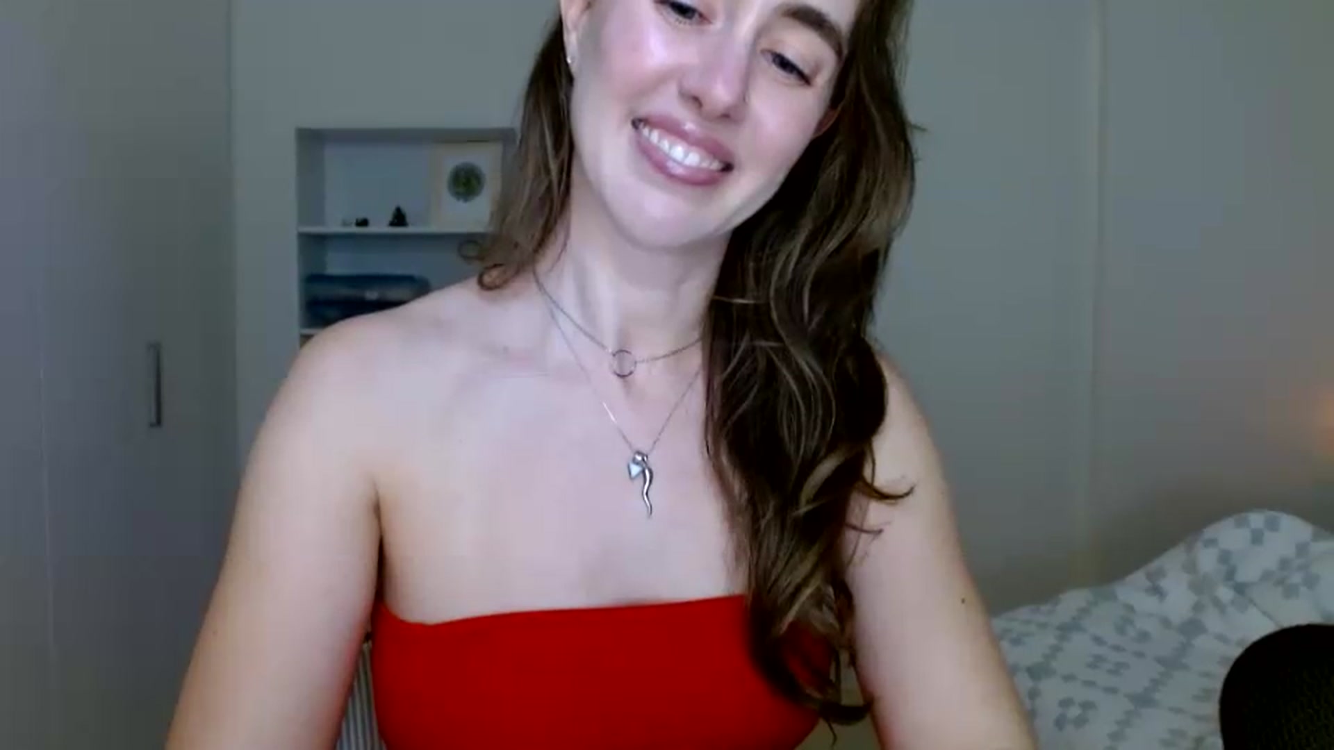 Gallery image thumbnail from clara's myfreecams stream on, 08/30/2026, 03:19 image 16 of 20