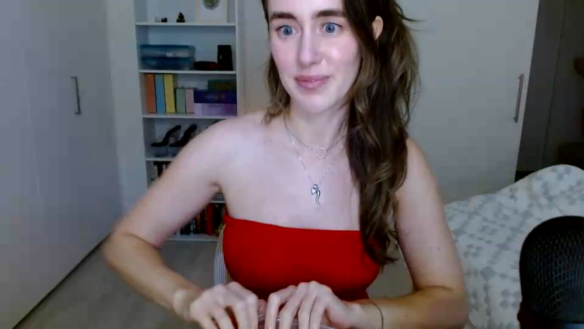 Gallery image thumbnail from clara's myfreecams stream on, 08/30/2026, 03:19 image 3 of 20