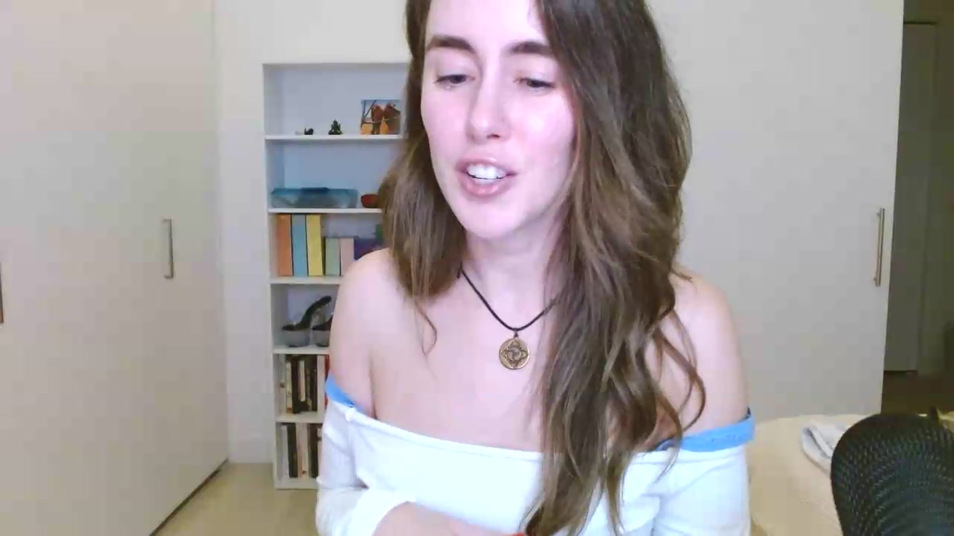 Gallery image thumbnail from clara's myfreecams stream on, 09/03/2026, 05:30 image 4 of 20