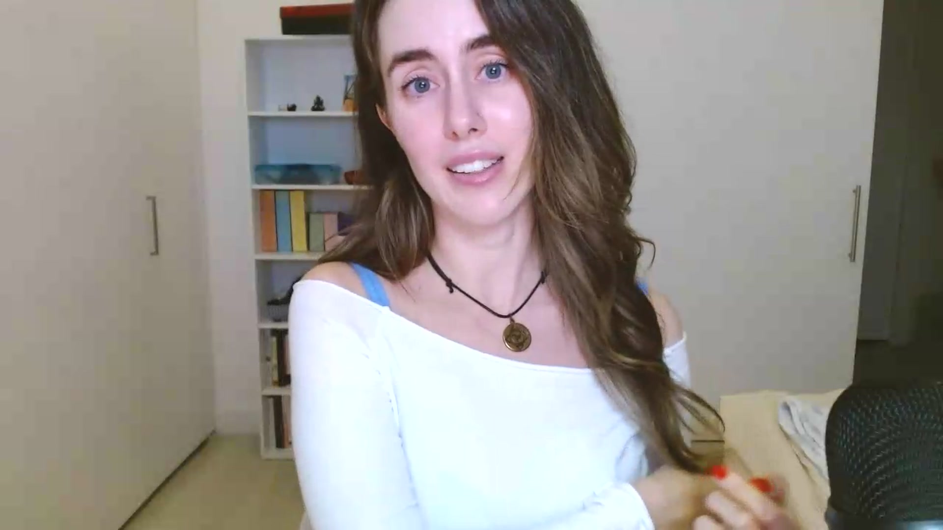 Gallery image thumbnail from clara's myfreecams stream on, 09/03/2026, 05:30 image 19 of 20
