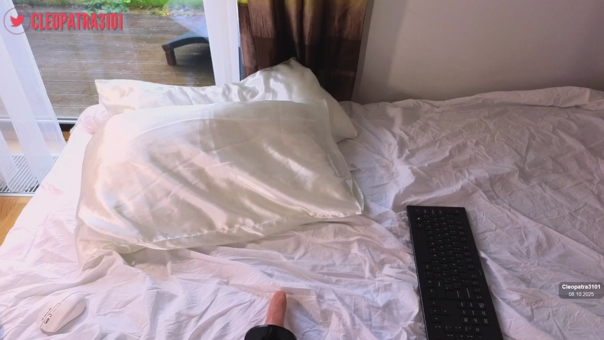 Gallery image thumbnail from cleopatra310's myfreecams stream on, 10/08/2025, 14:36 image 1 of 20