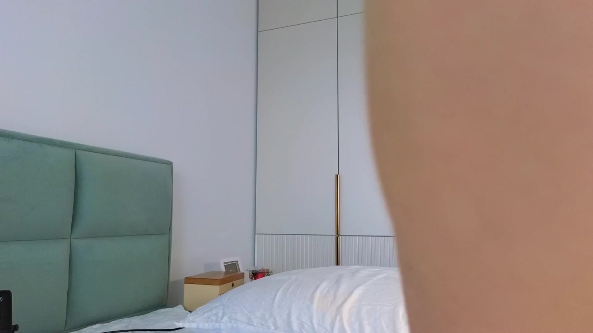 Gallery image thumbnail from cleopatra310's myfreecams stream on, 04/21/2026, 12:07 image 1 of 20