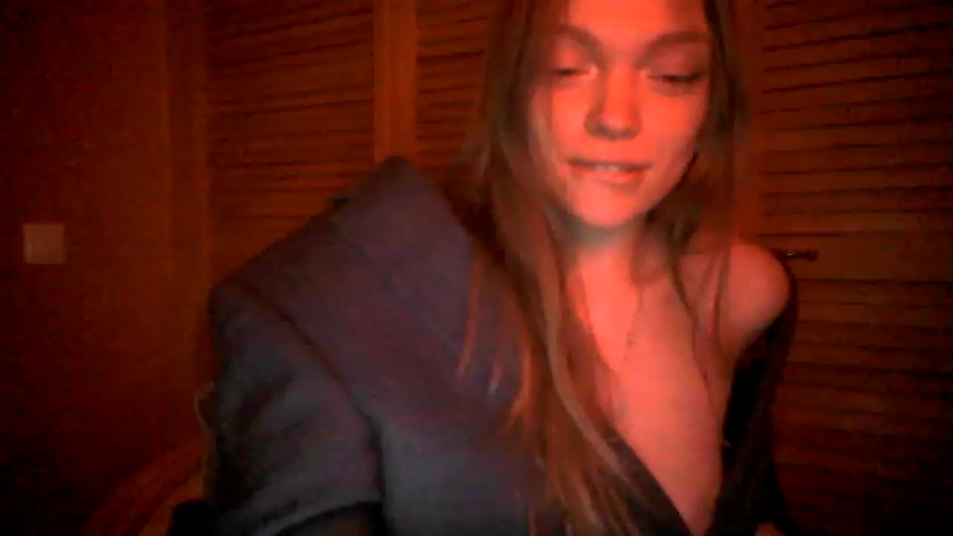 Gallery image thumbnail from clepssydra's myfreecams stream on, 11/28/2022, 23:23 image 3 of 20