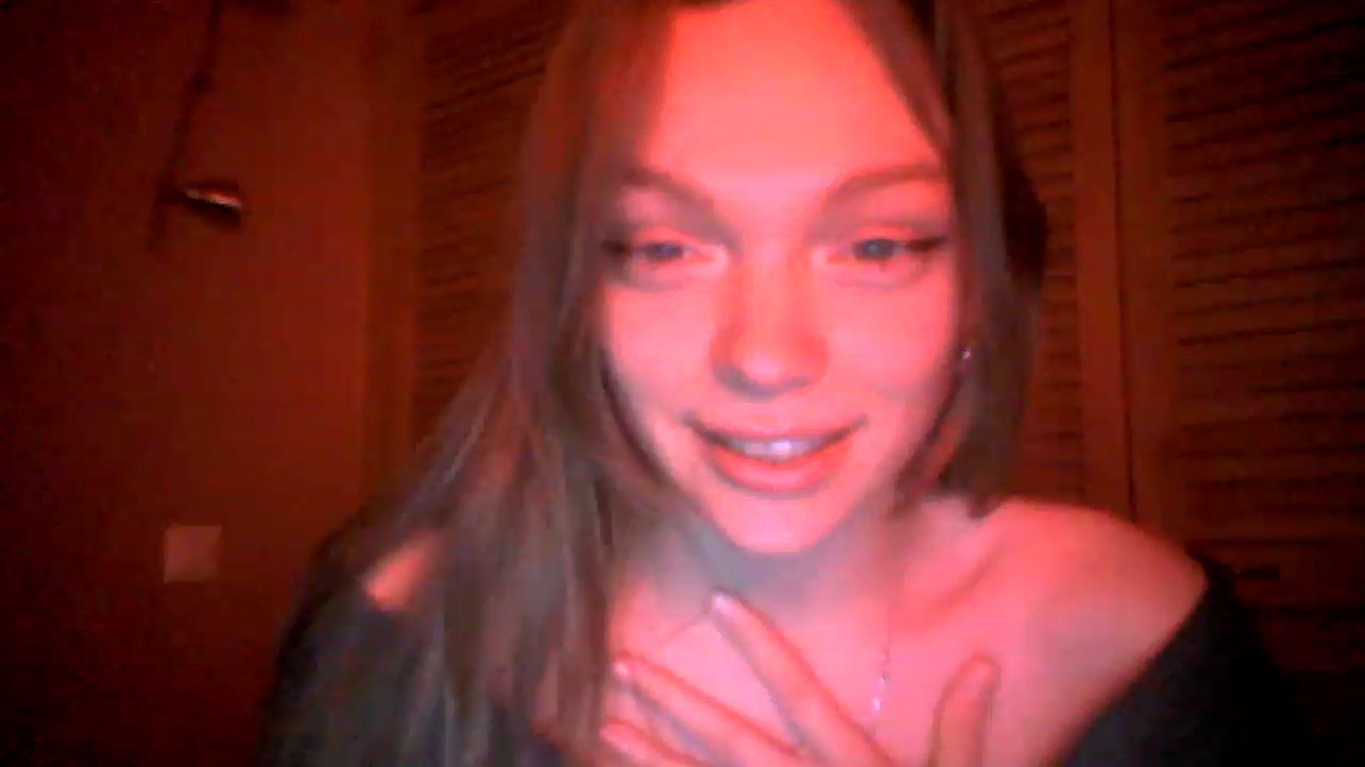 Gallery image thumbnail from clepssydra's myfreecams stream on, 11/28/2022, 23:23 image 16 of 20
