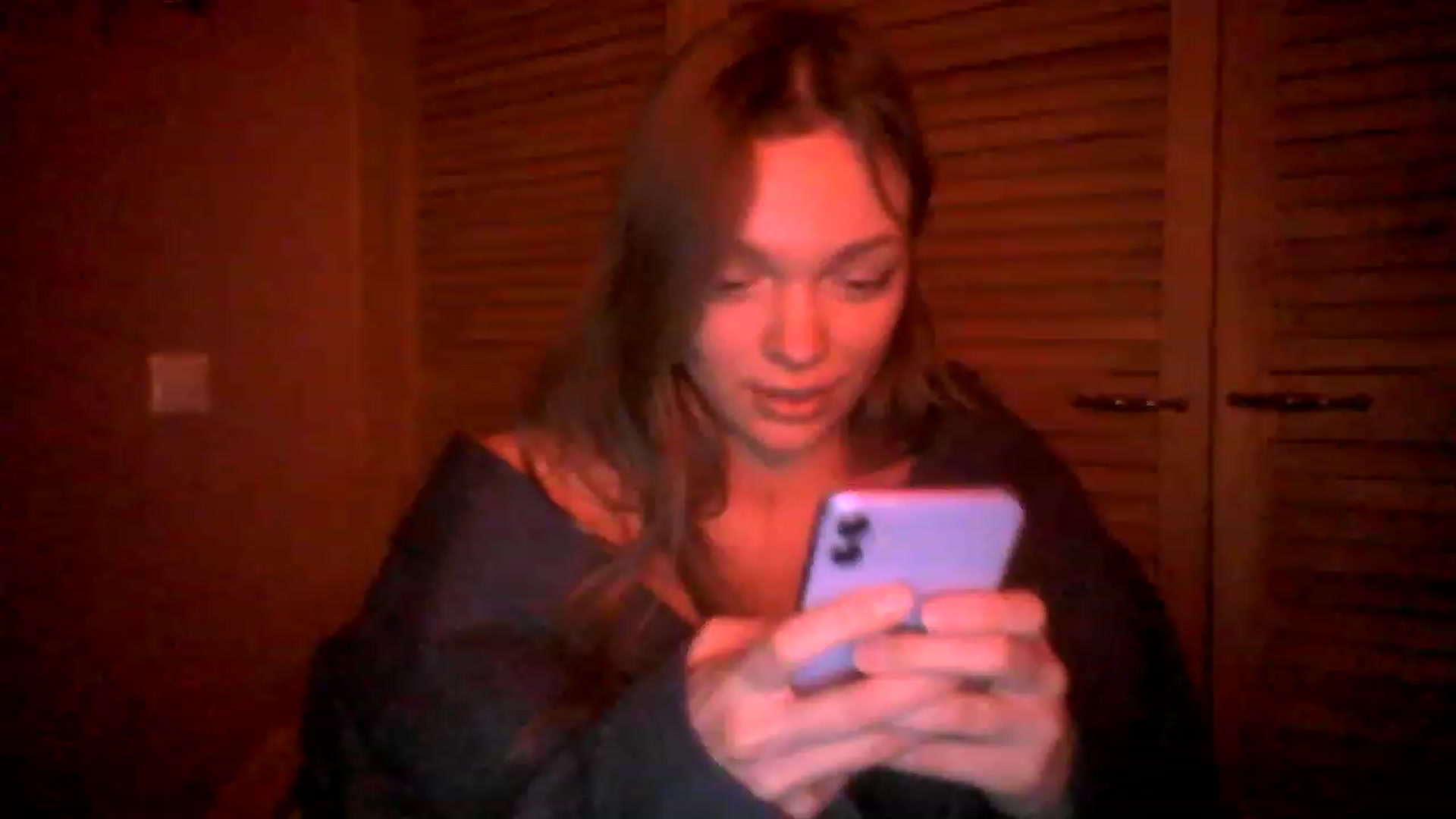 Gallery image thumbnail from clepssydra's myfreecams stream on, 11/28/2022, 23:23 image 19 of 20