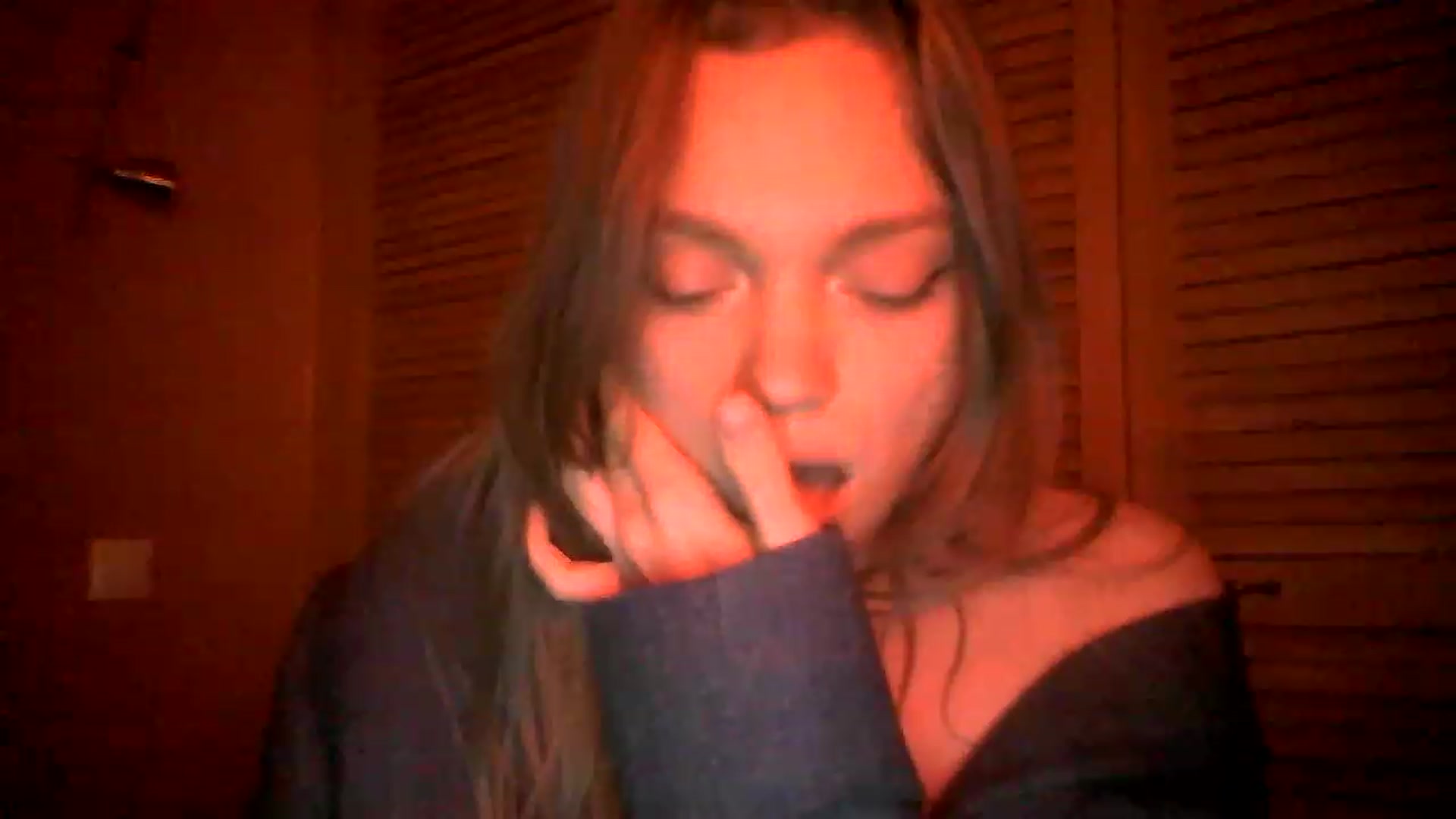 Gallery image thumbnail from clepssydra's myfreecams stream on, 11/28/2022, 23:23 image 4 of 20