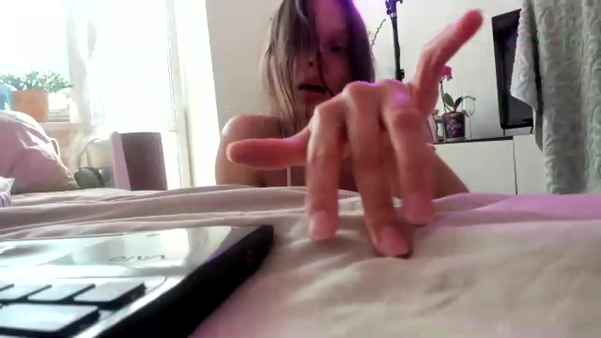 Gallery image thumbnail from clepssydra's myfreecams stream on, 06/17/2023, 02:18 image 8 of 20