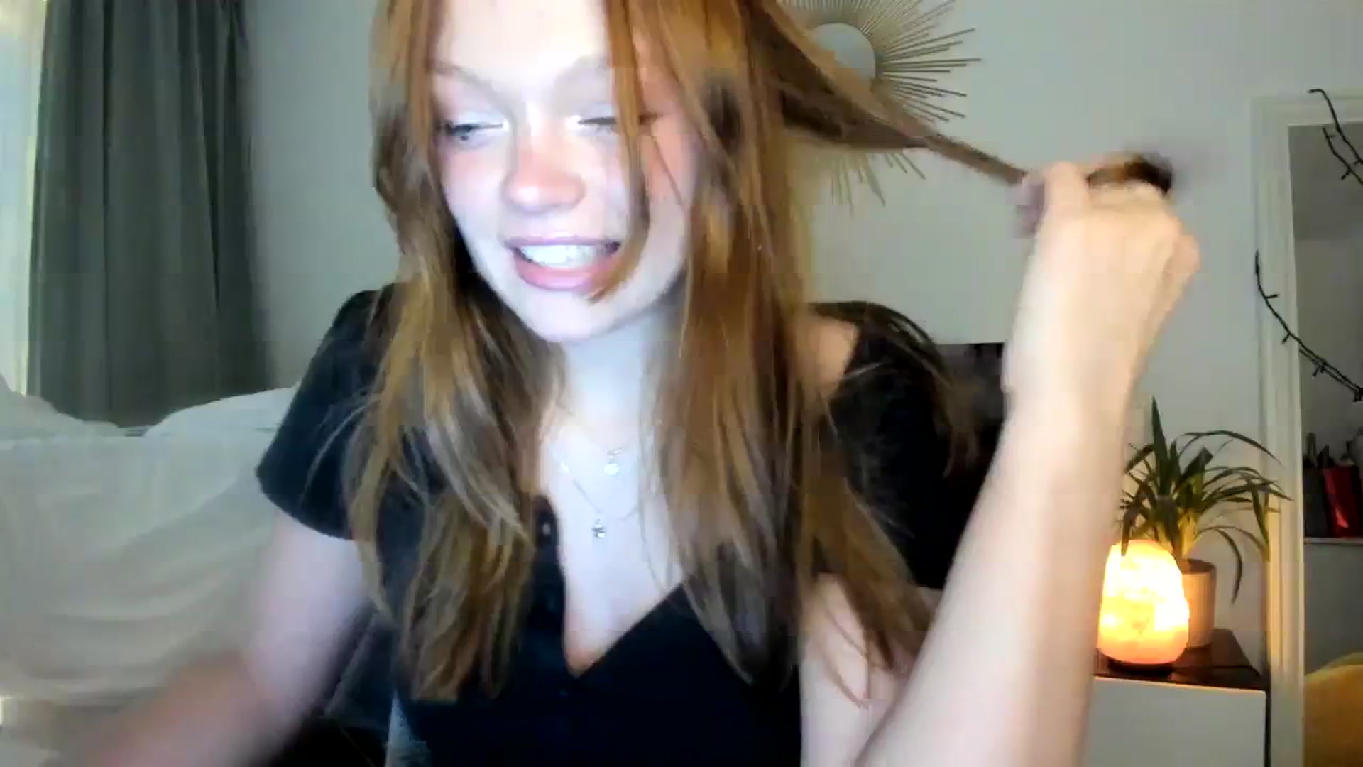 Gallery image thumbnail from clepssydra's myfreecams stream on, 10/25/2023, 02:53 image 10 of 20