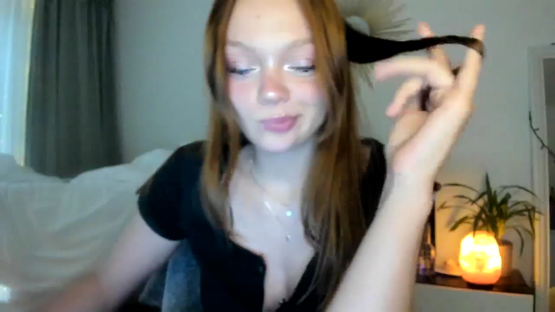 Gallery image thumbnail from clepssydra's myfreecams stream on, 10/25/2023, 02:53 image 16 of 20