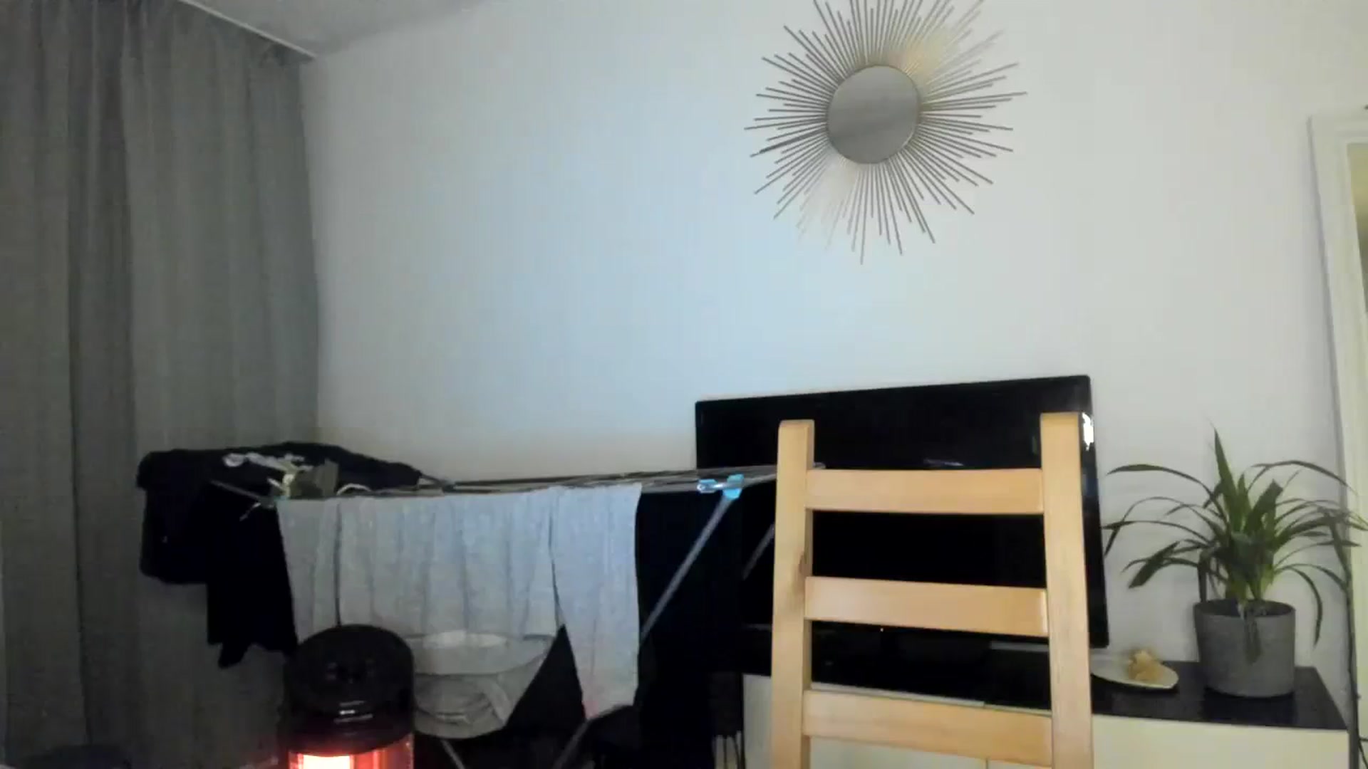 Gallery image thumbnail from clepssydra's myfreecams stream on, 10/29/2023, 18:34 image 14 of 20